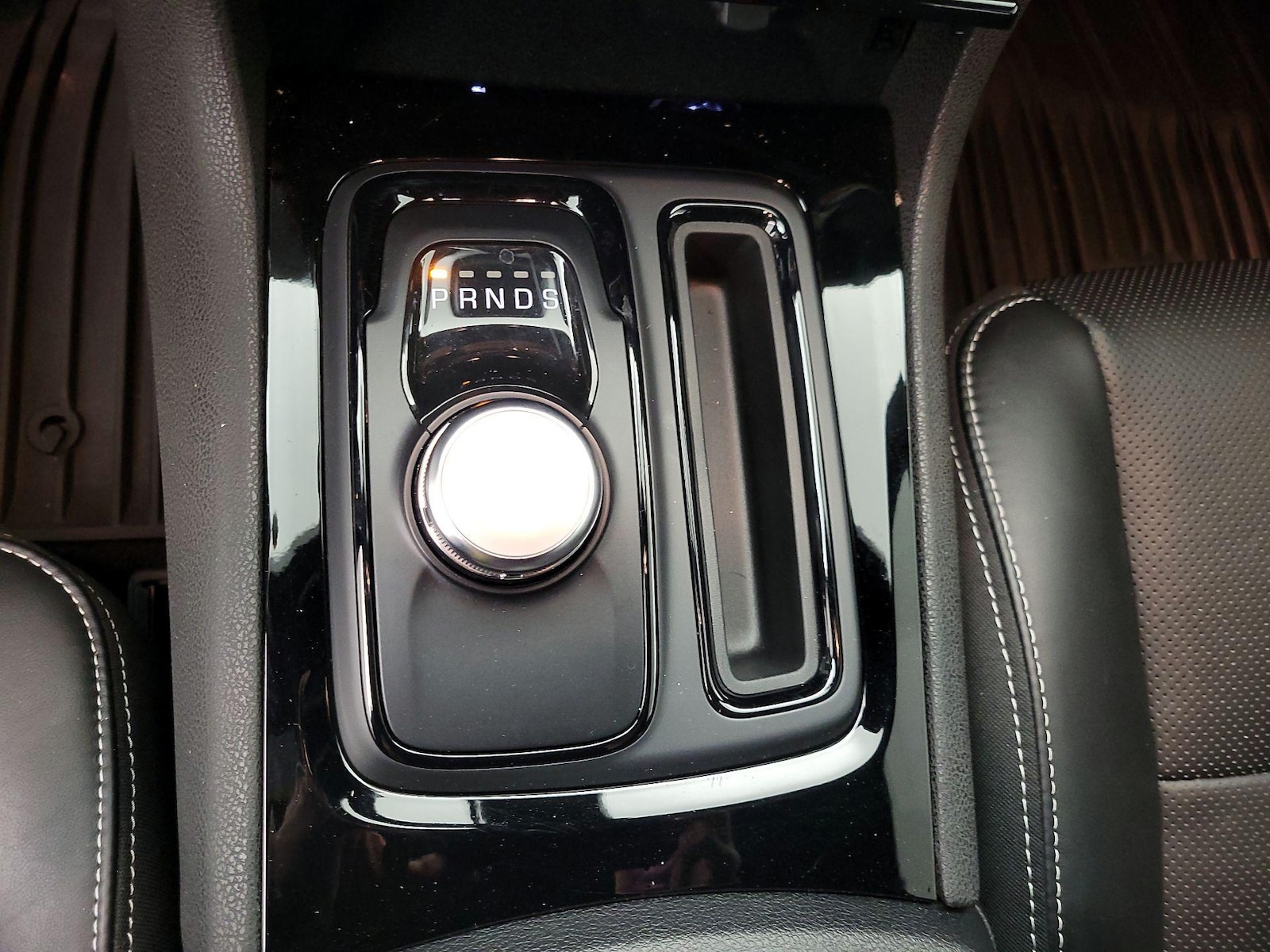 2023 Chrysler 300 S - Photo 18