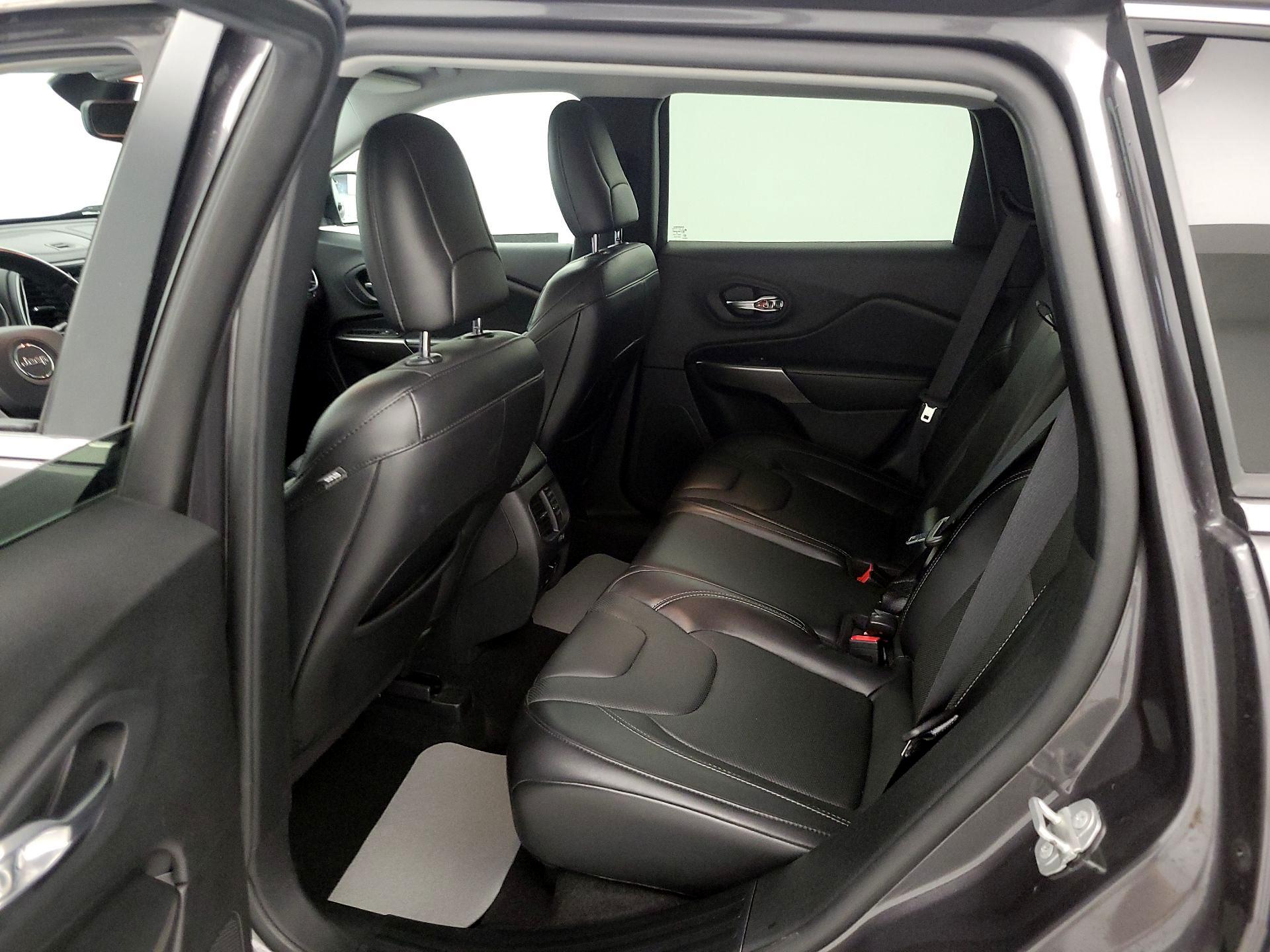 Thumbnail: 2020 Jeep Cherokee - 19