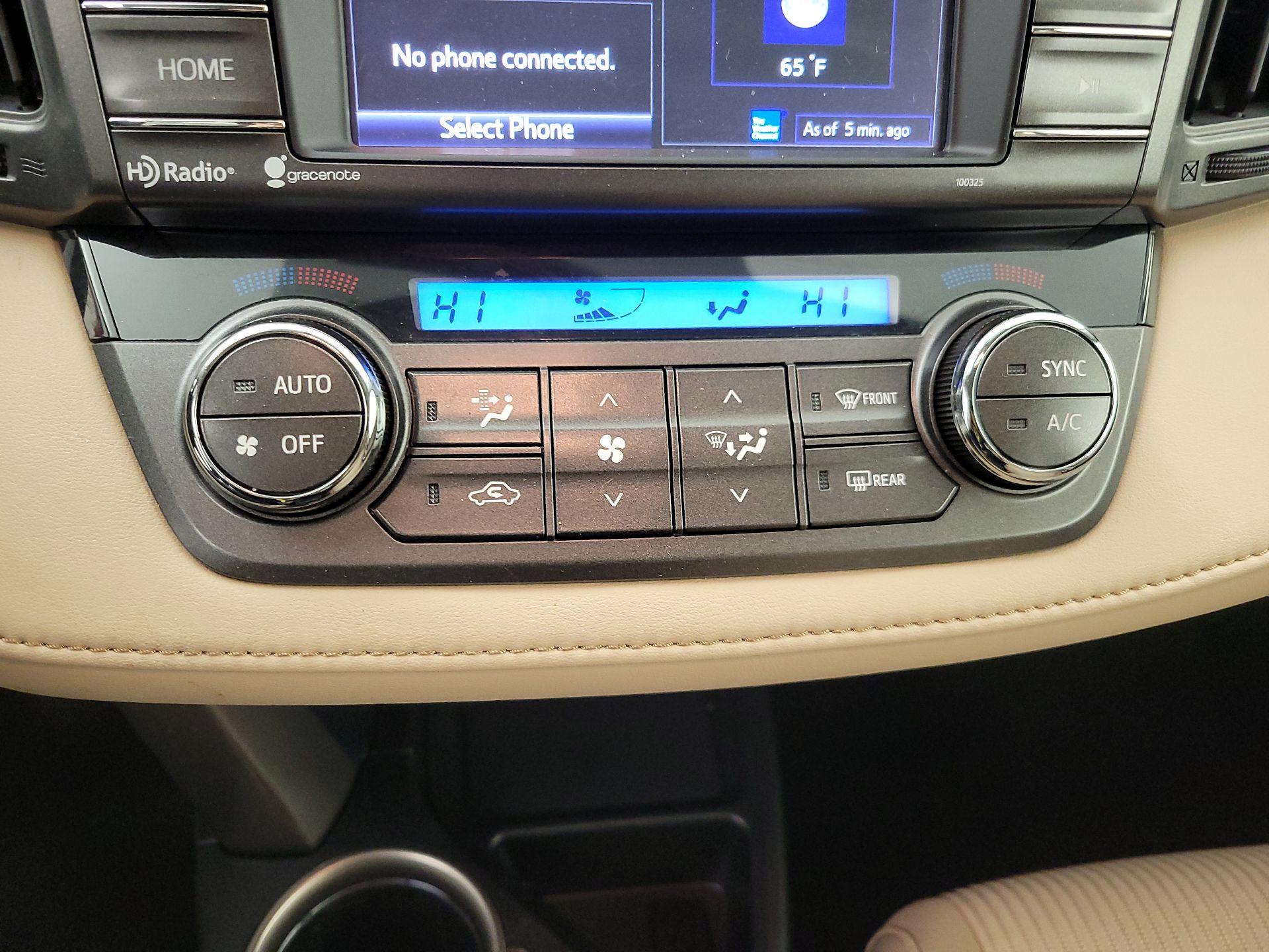 Thumbnail: 2015 Toyota RAV4 - 16
