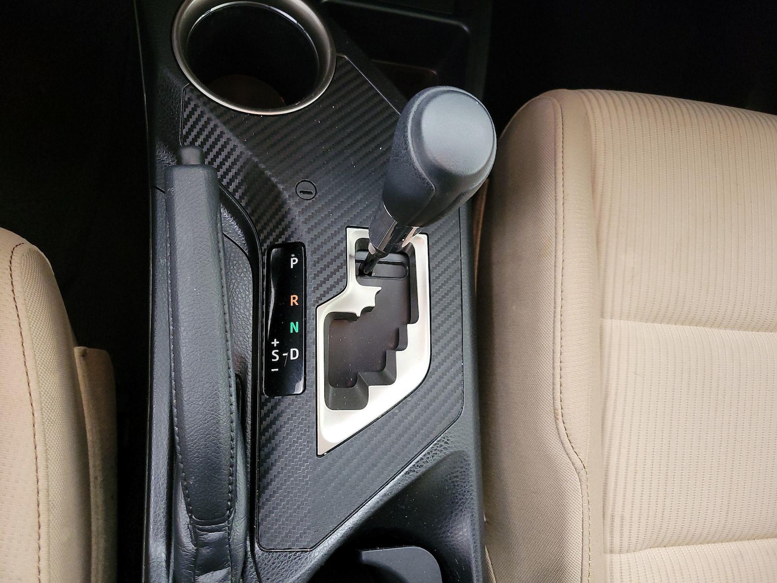 2015 Toyota RAV4 XLE - Photo 18
