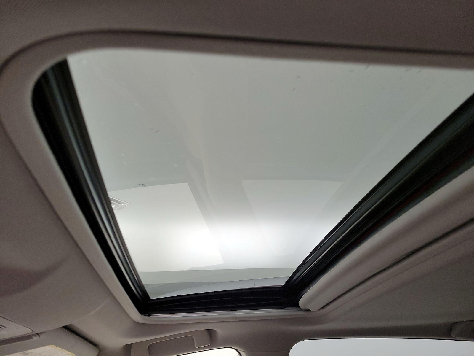 2015 Toyota RAV4 XLE - Photo 20