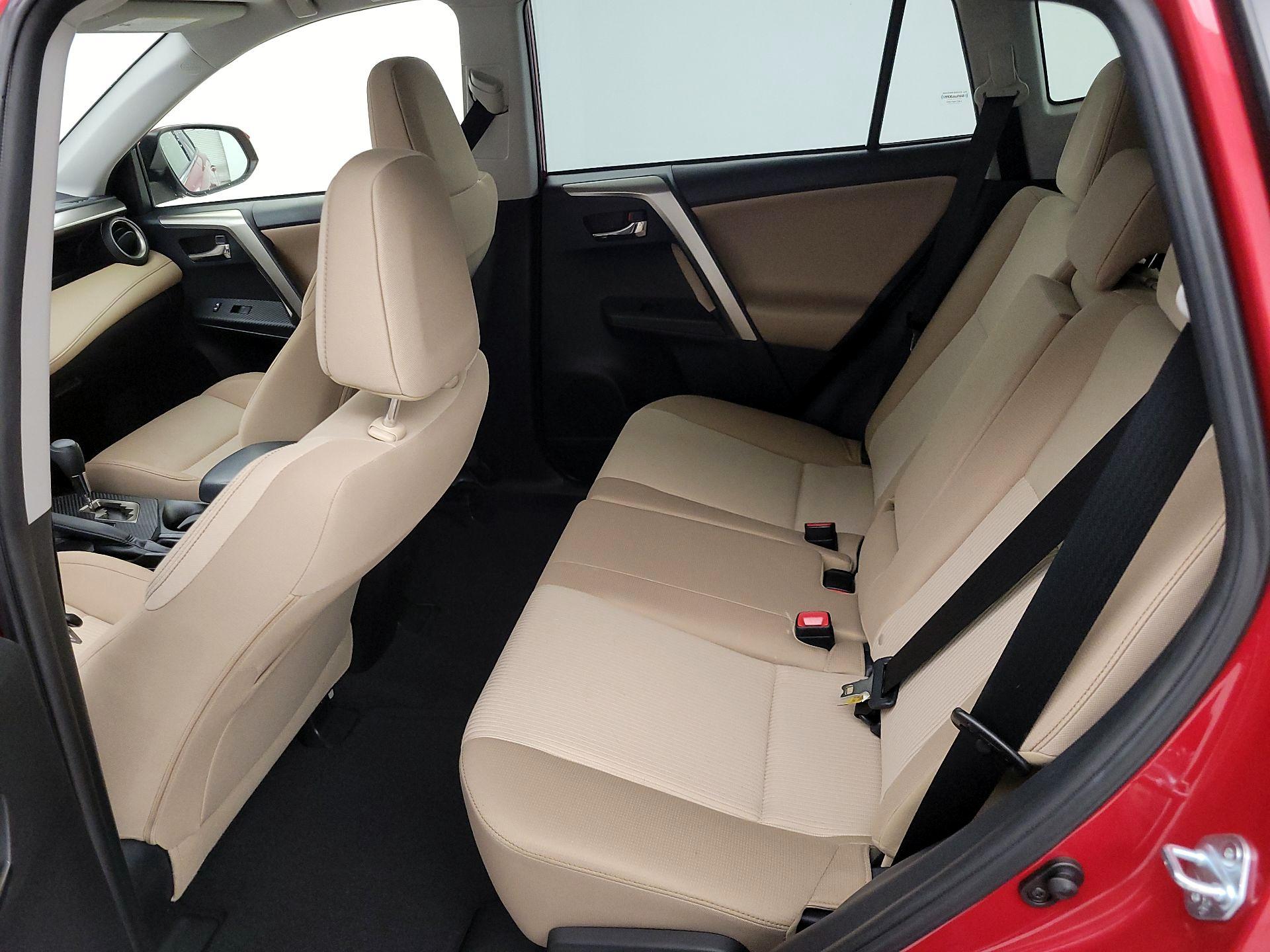 Thumbnail: 2015 Toyota RAV4 - 20