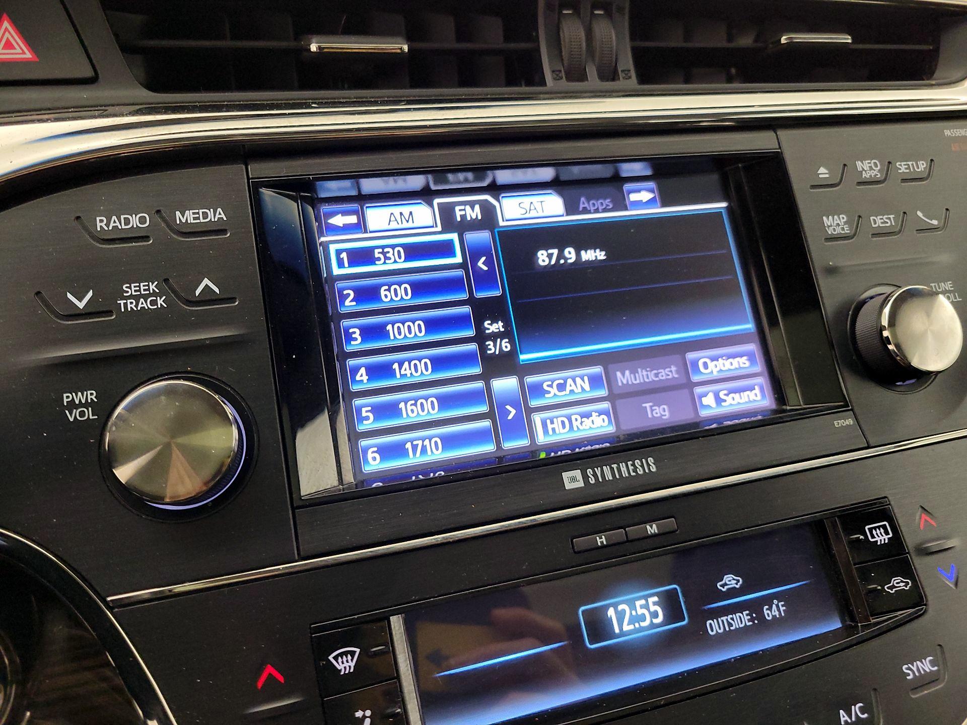 Thumbnail: 2014 Toyota Avalon - 16