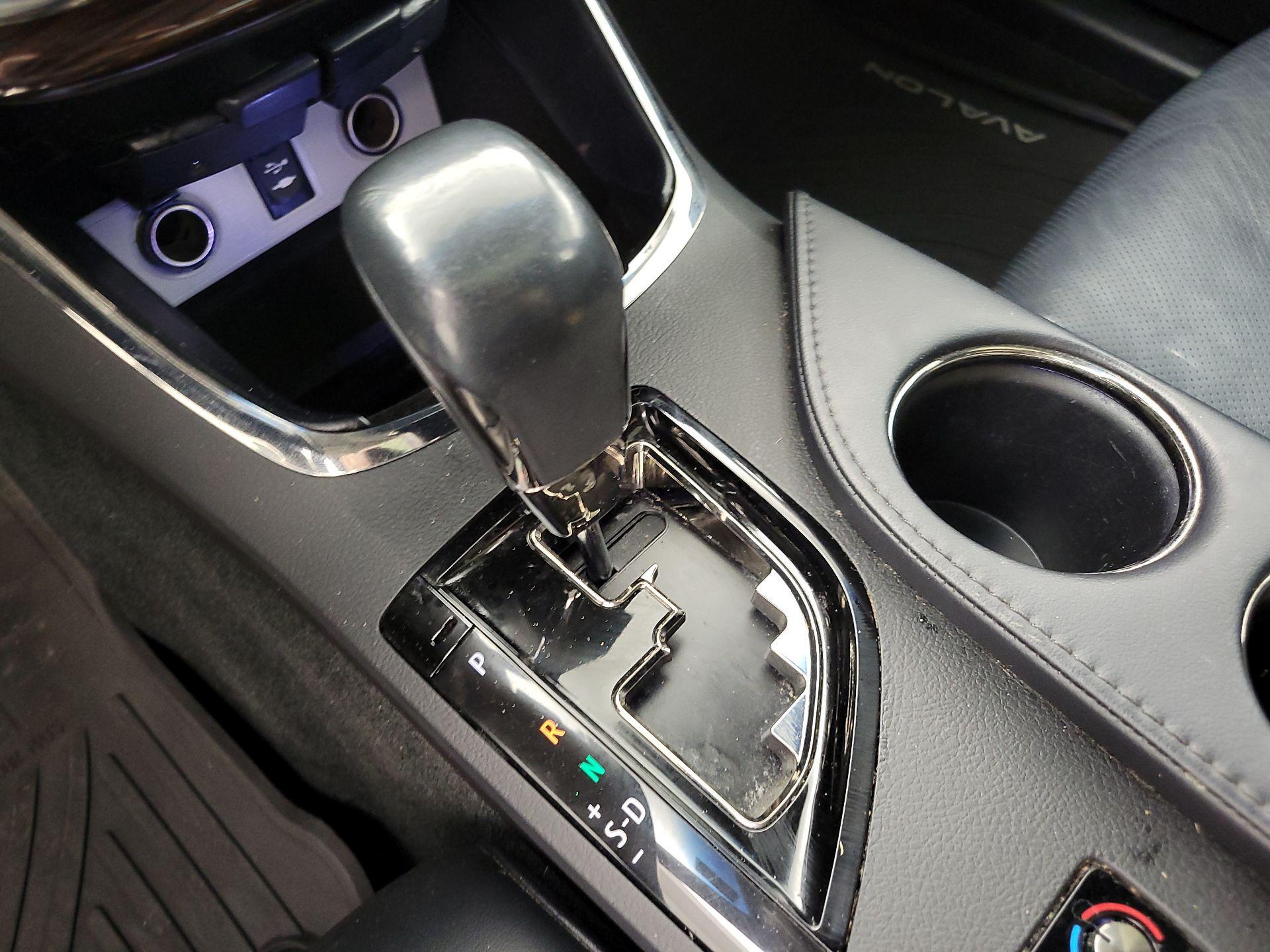 Thumbnail: 2014 Toyota Avalon - 18