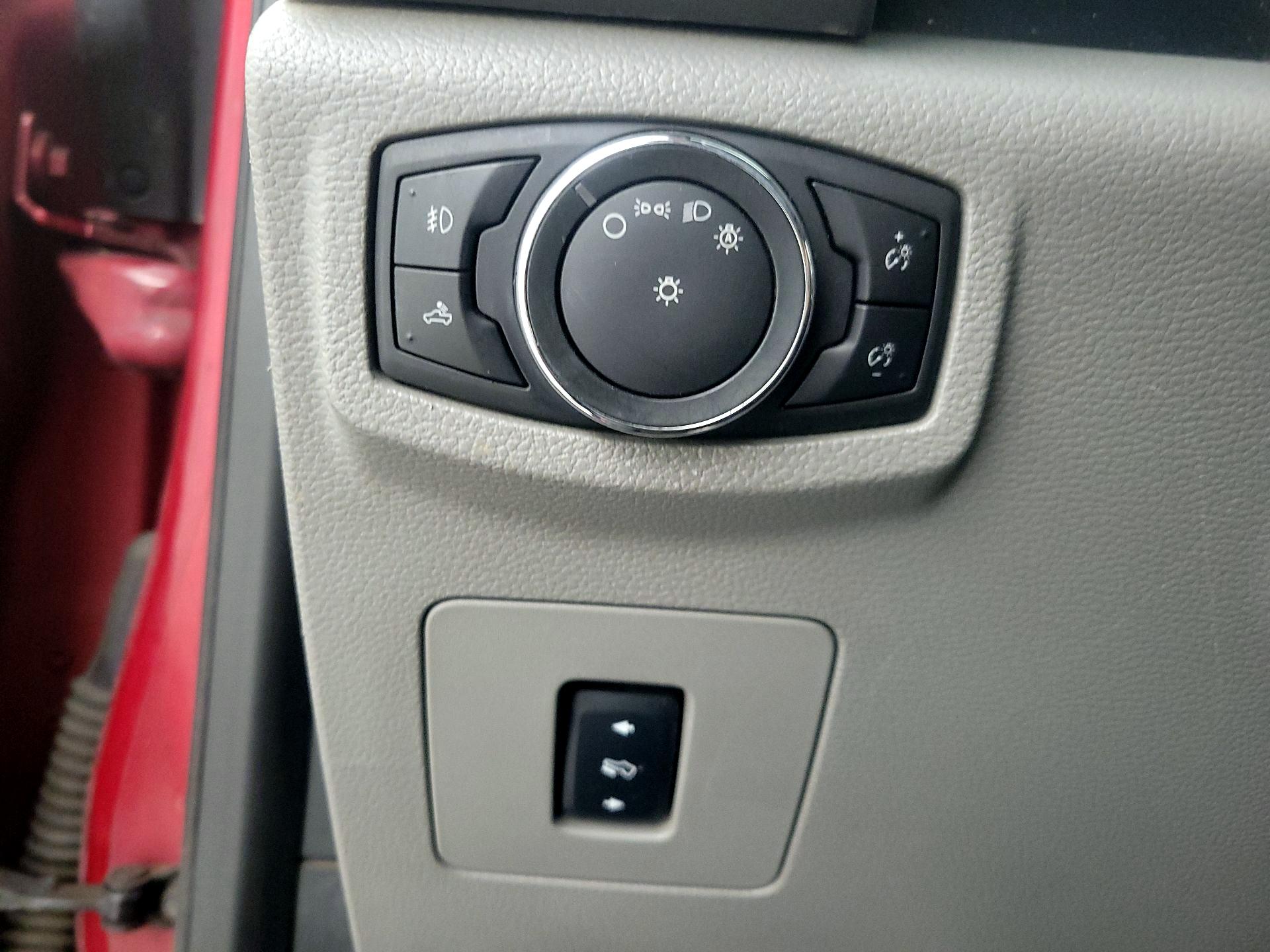 Thumbnail: 2015 Ford F-150 - 13