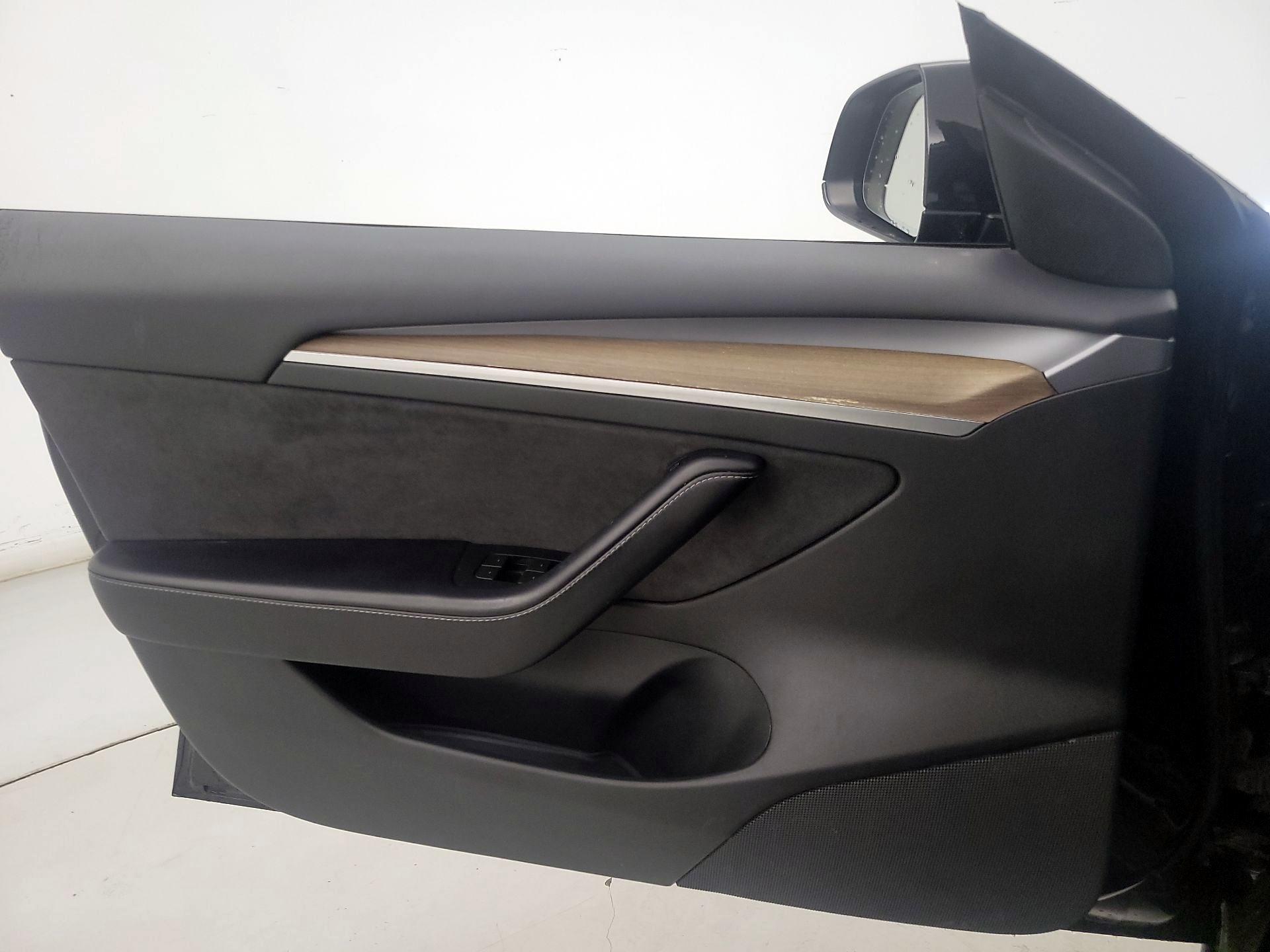 Thumbnail: 2022 Tesla Model 3 - 12