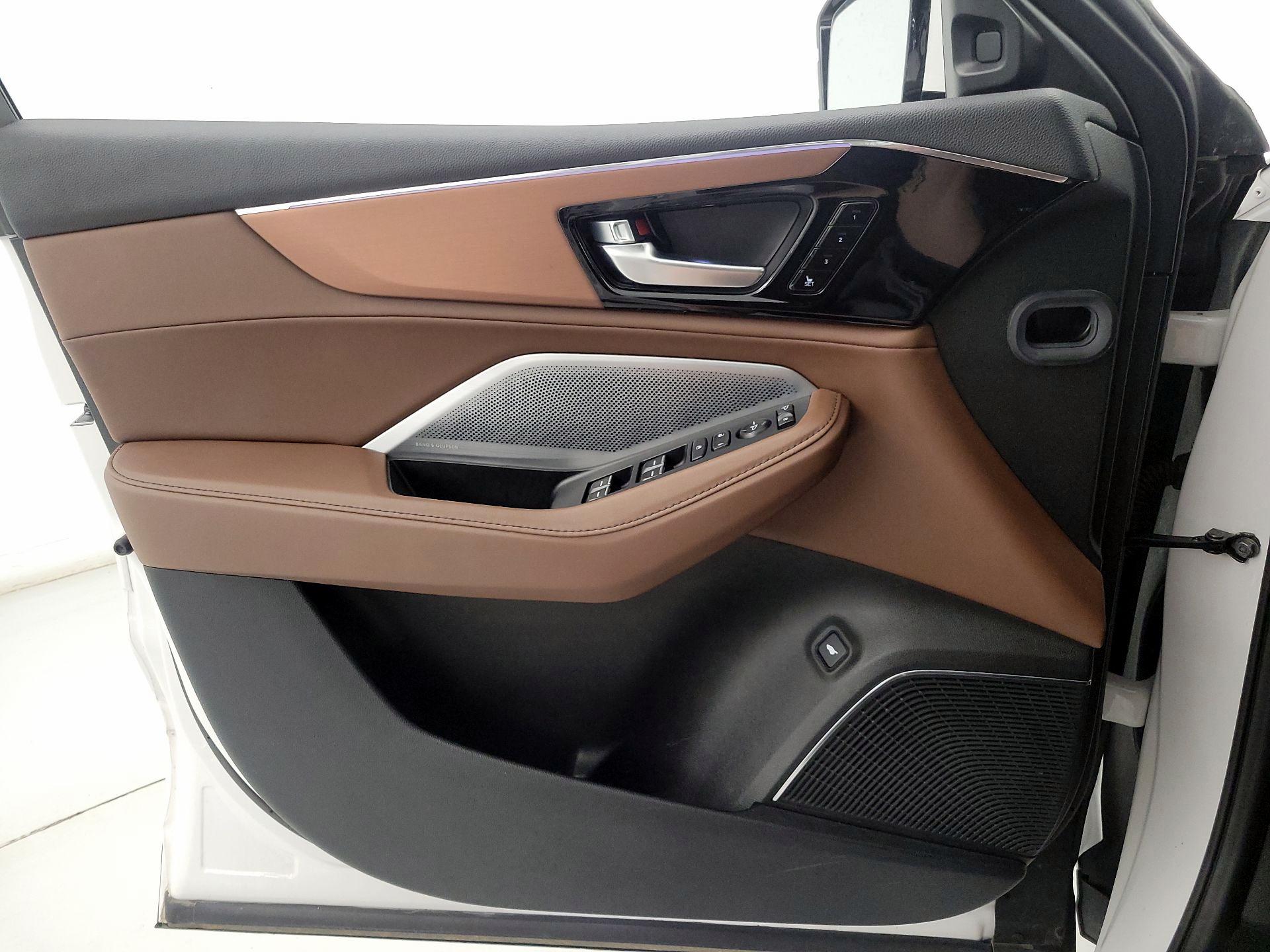 Thumbnail: 2025 Acura MDX - 12
