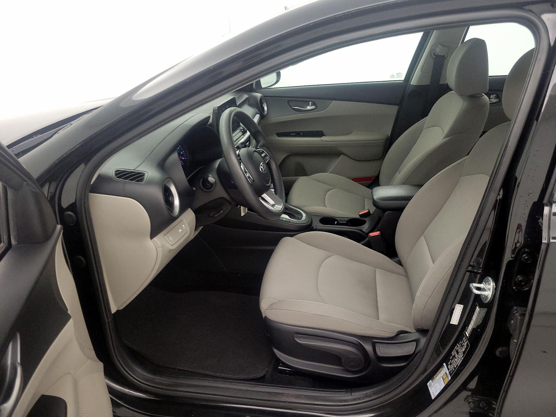 Thumbnail: 2021 Kia Forte - 11