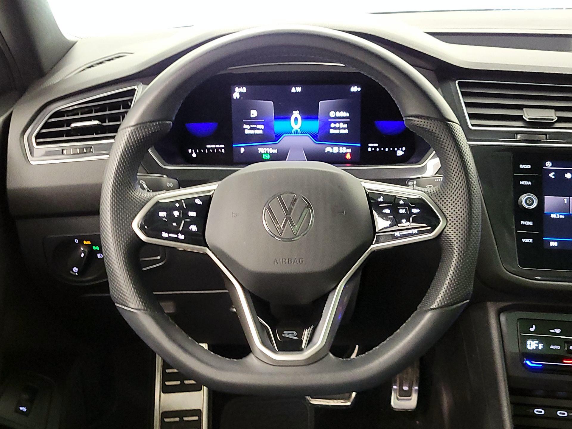 Thumbnail: 2022 Volkswagen Tiguan - 10