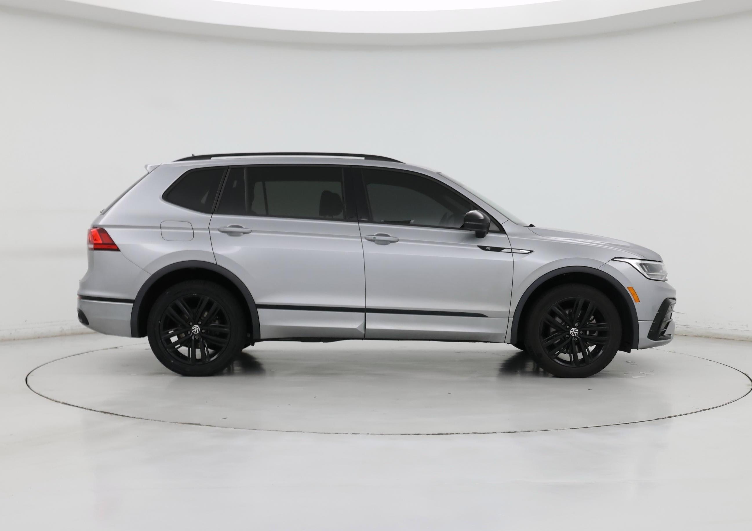 Thumbnail: 2022 Volkswagen Tiguan - 7
