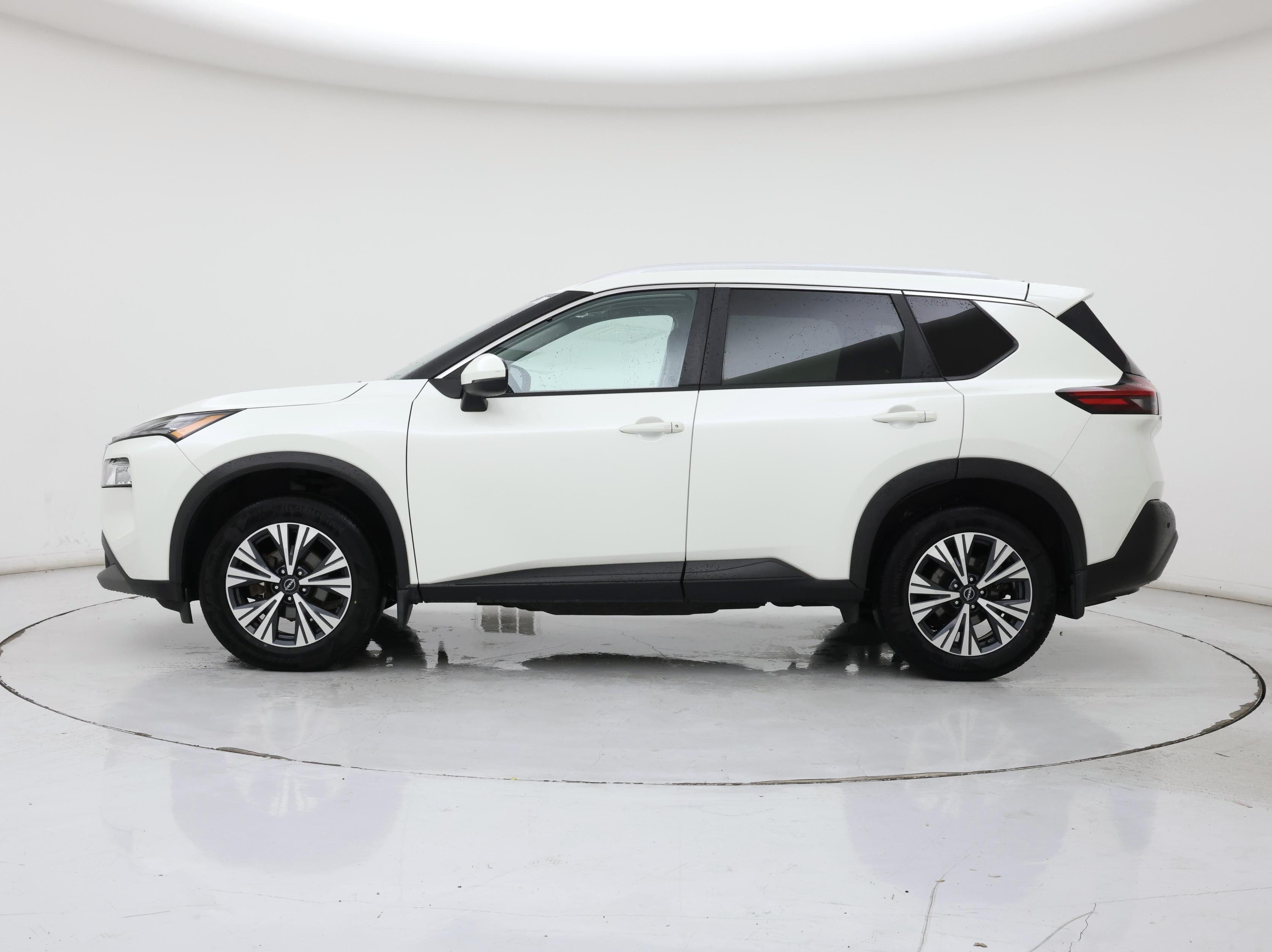 Thumbnail: 2022 Nissan Rogue - 3