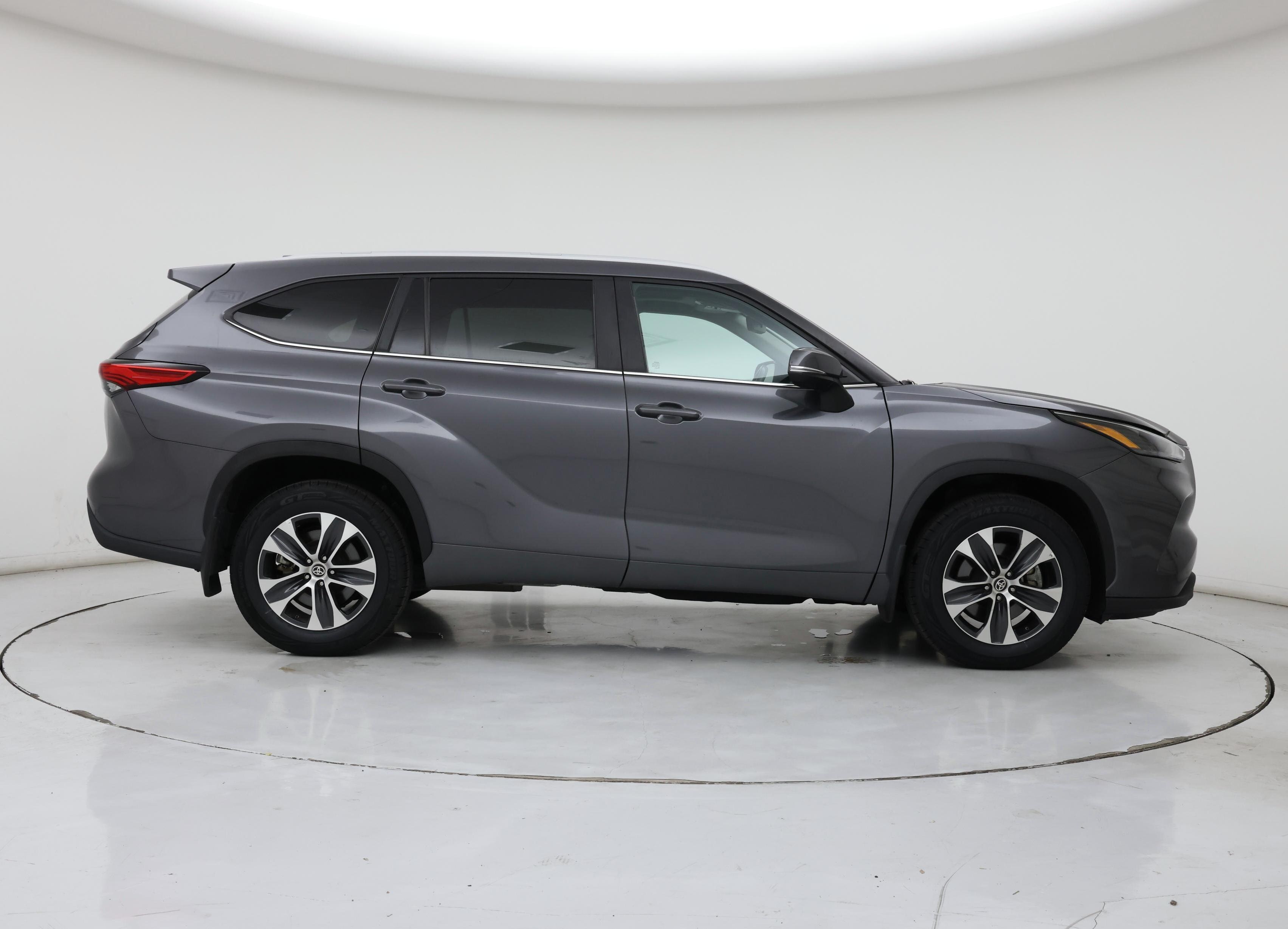 Thumbnail: 2023 Toyota Highlander - 7