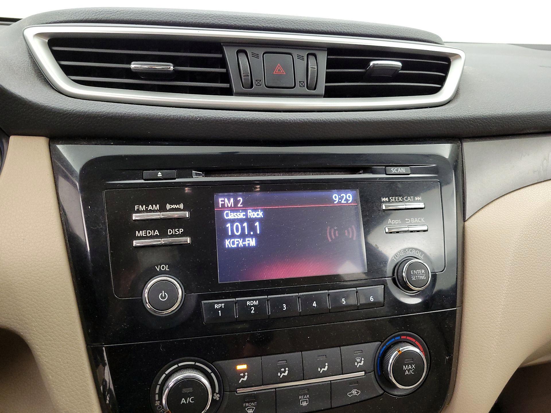 Thumbnail: 2016 Nissan Rogue - 15