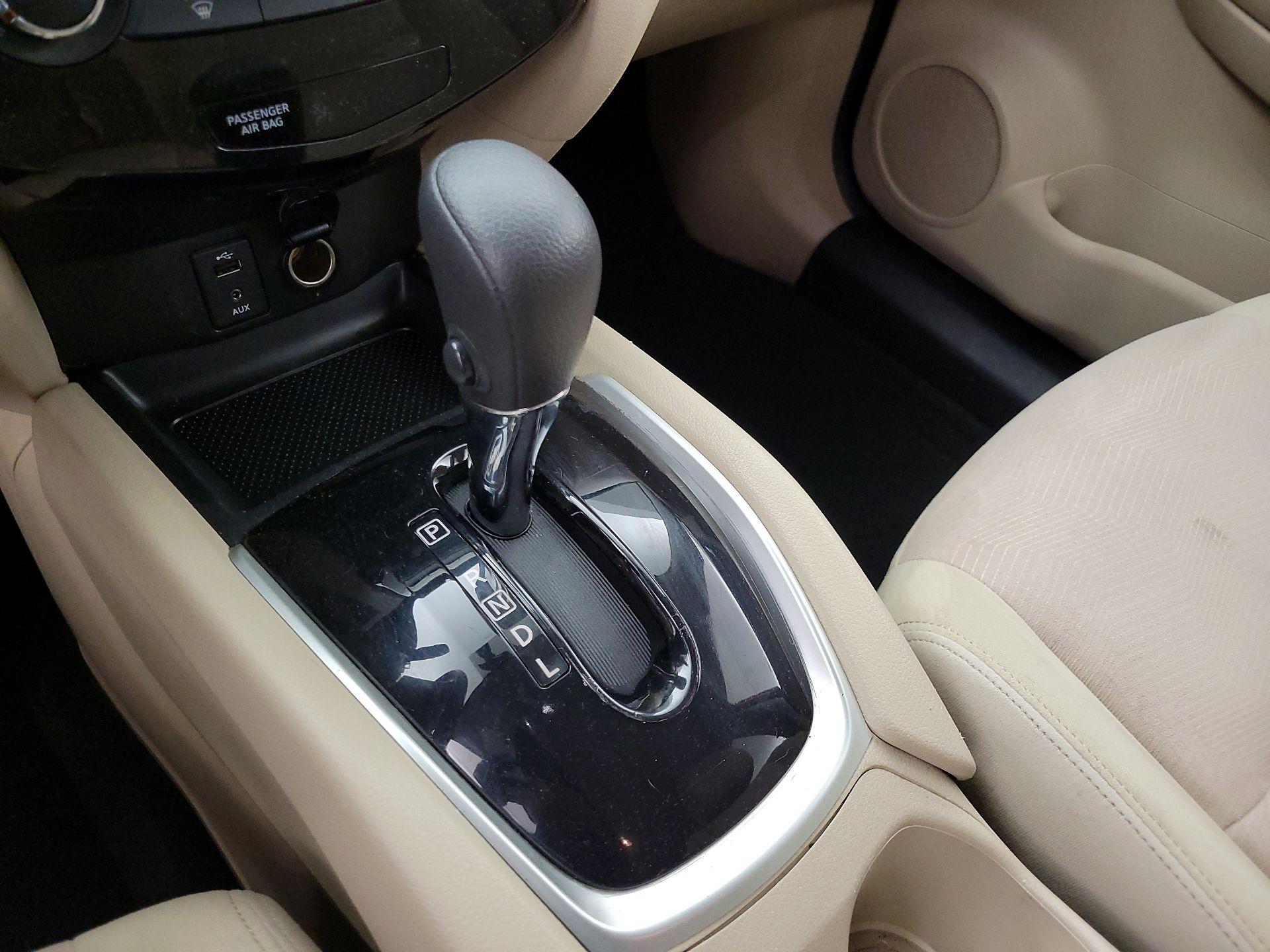 Thumbnail: 2016 Nissan Rogue - 17