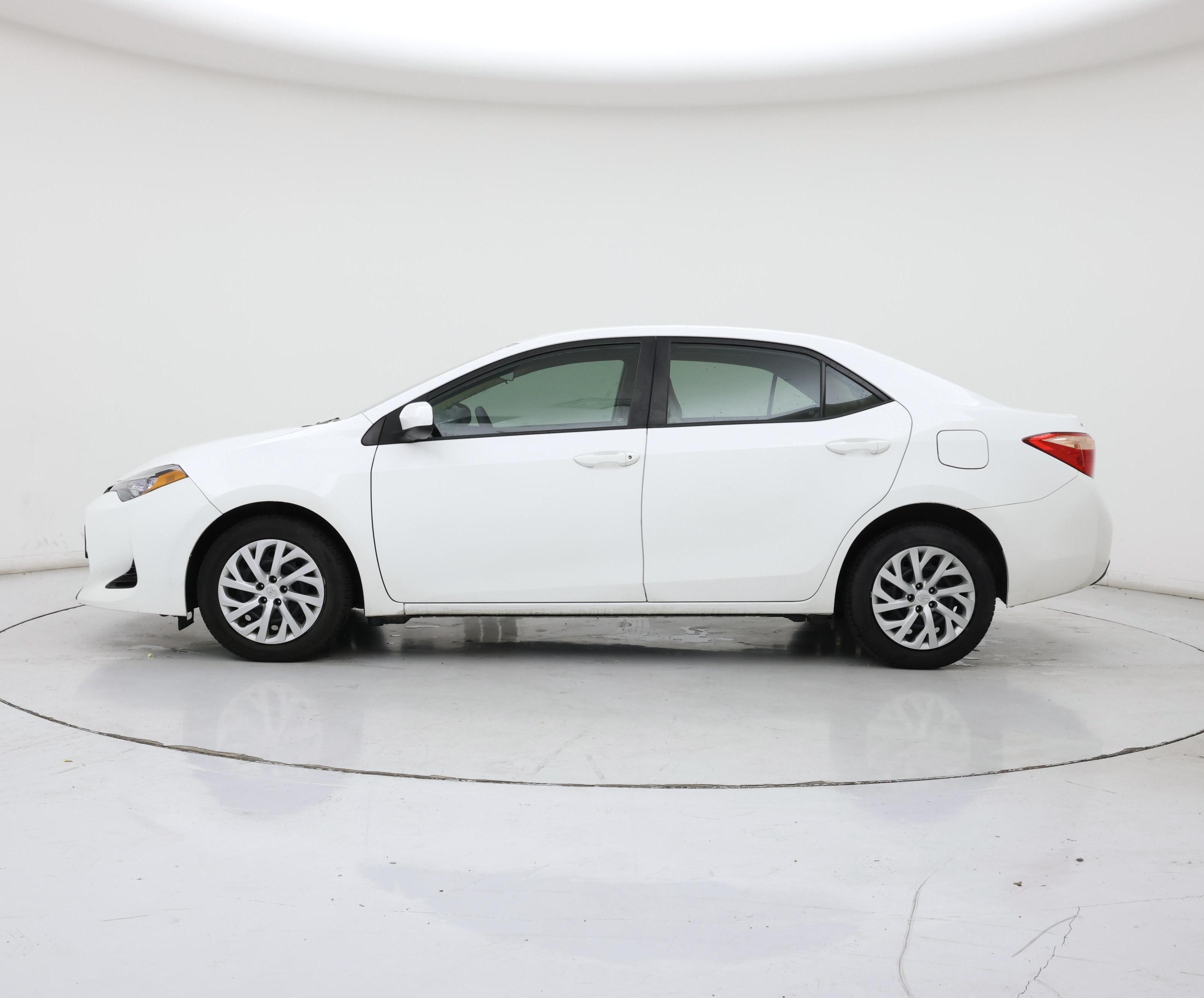 Thumbnail: 2017 Toyota Corolla - 3