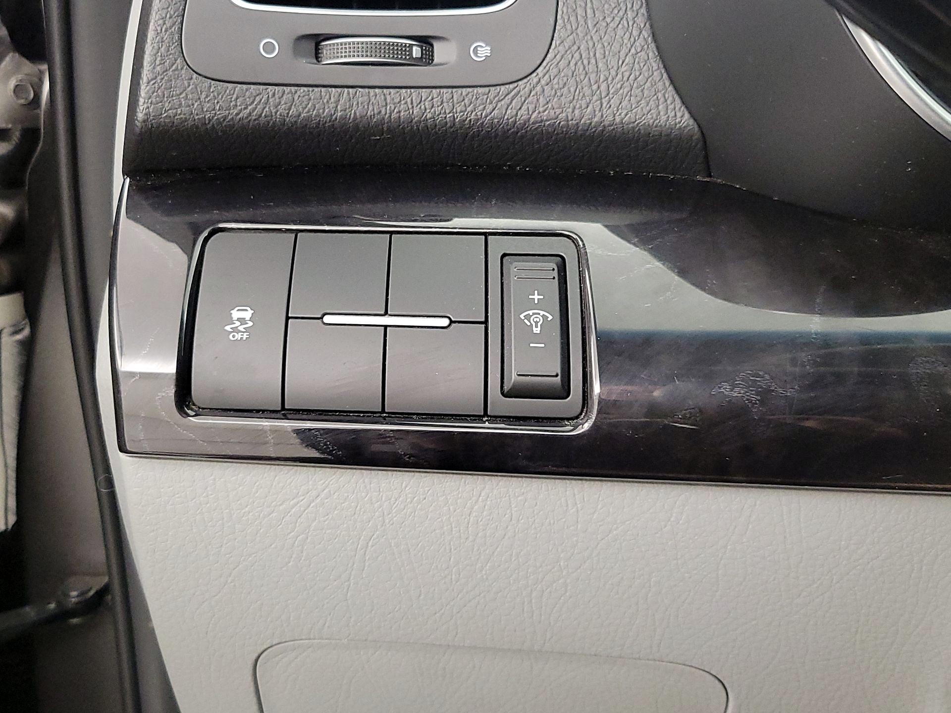 Thumbnail: 2014 Kia Sorento - 13