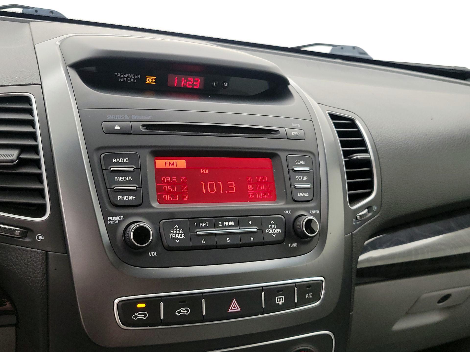 Thumbnail: 2014 Kia Sorento - 14