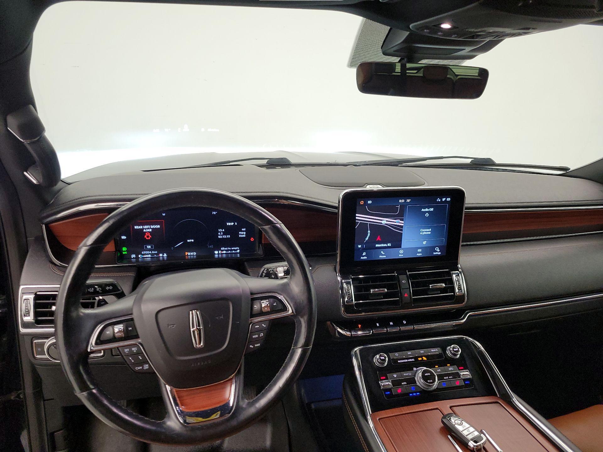 Thumbnail: 2021 Lincoln Navigator - 10