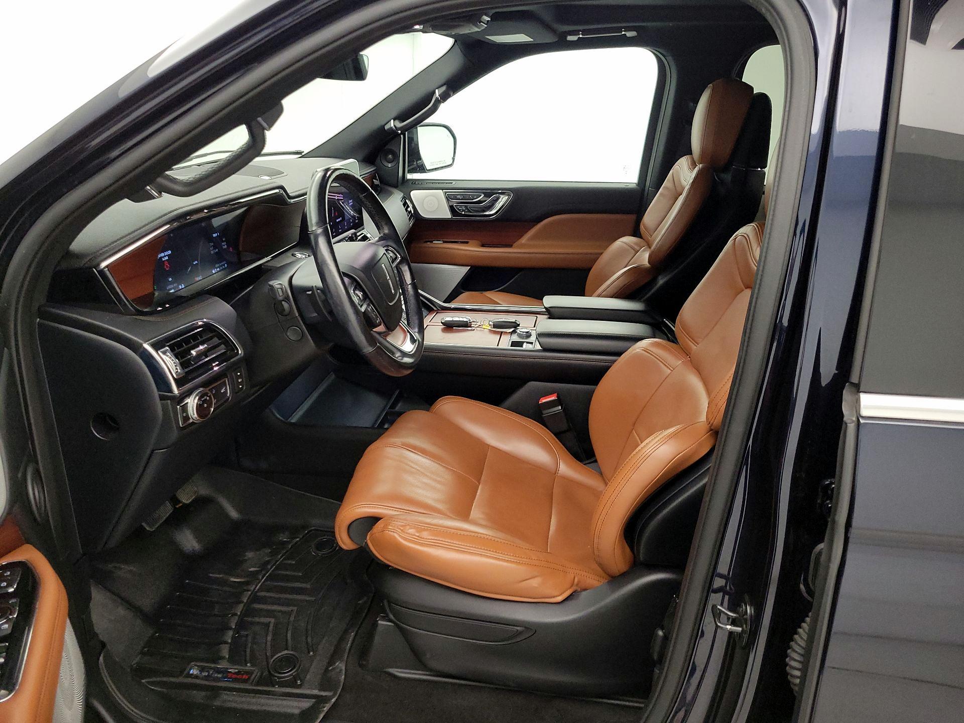Thumbnail: 2021 Lincoln Navigator - 11