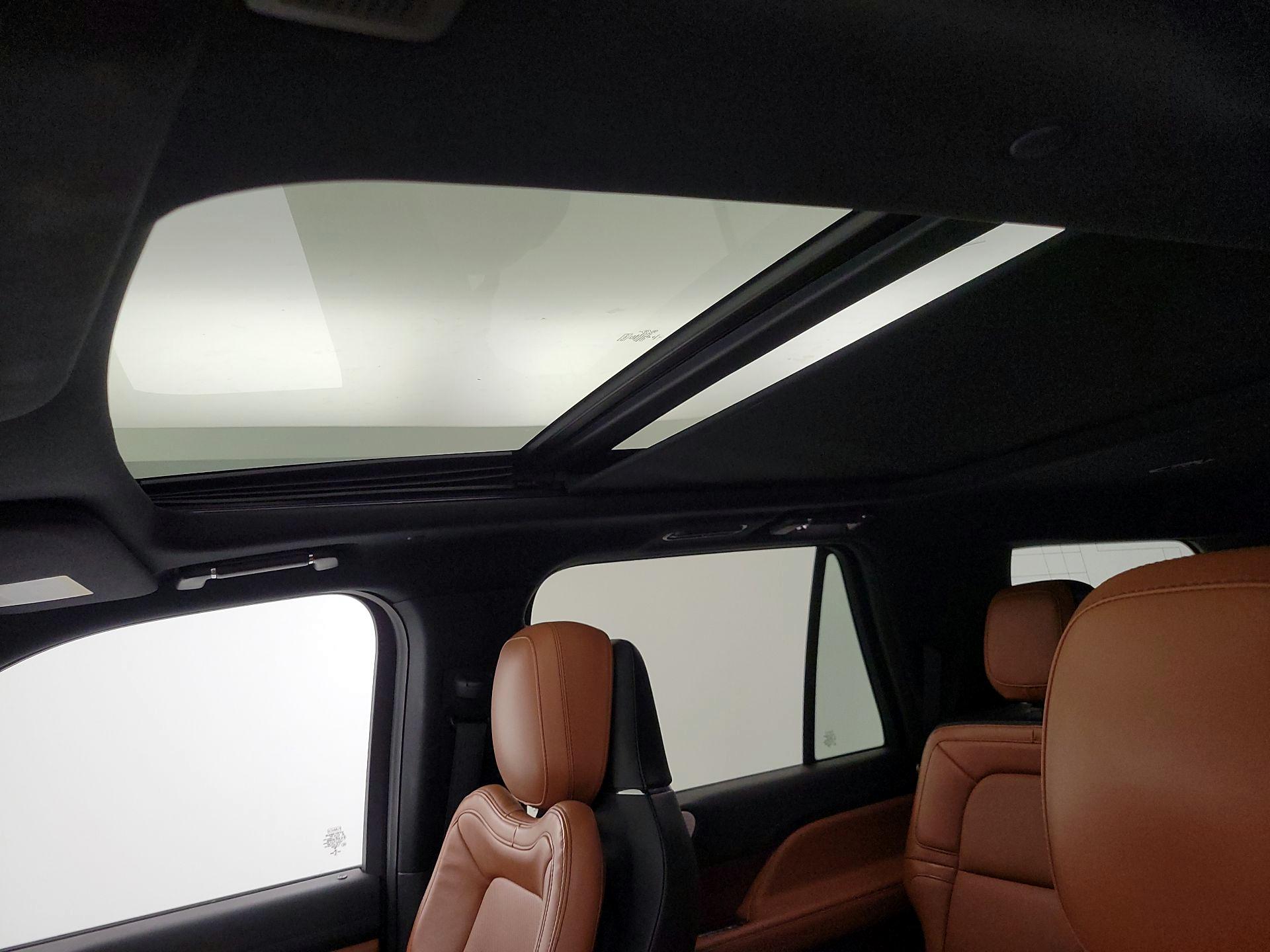 Thumbnail: 2021 Lincoln Navigator - 19