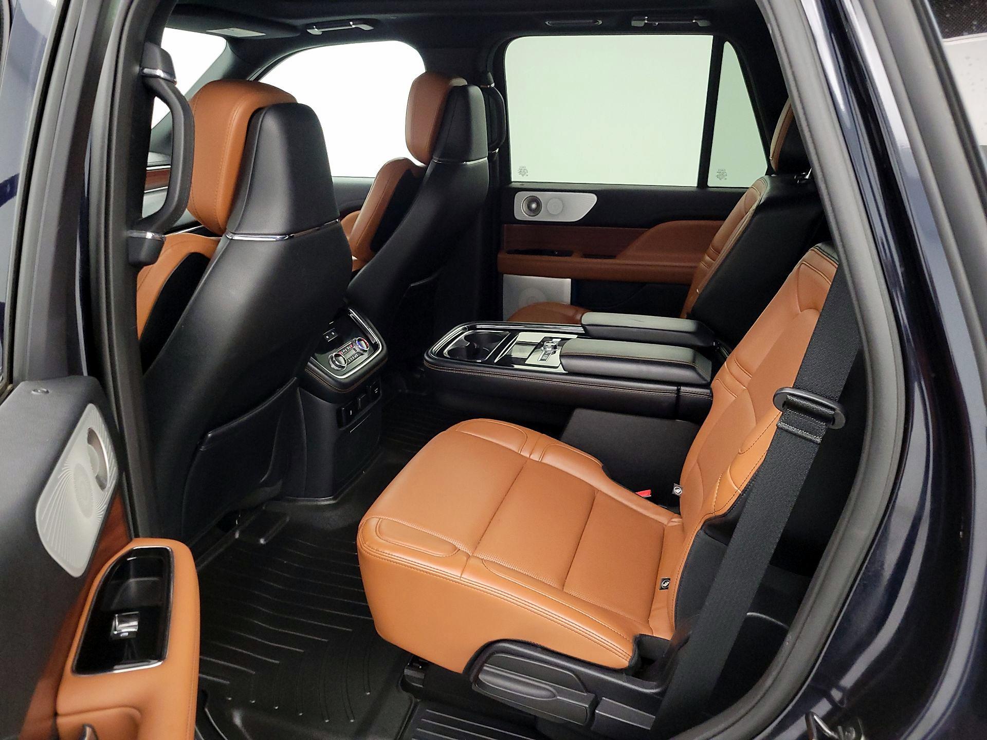 Thumbnail: 2021 Lincoln Navigator - 20