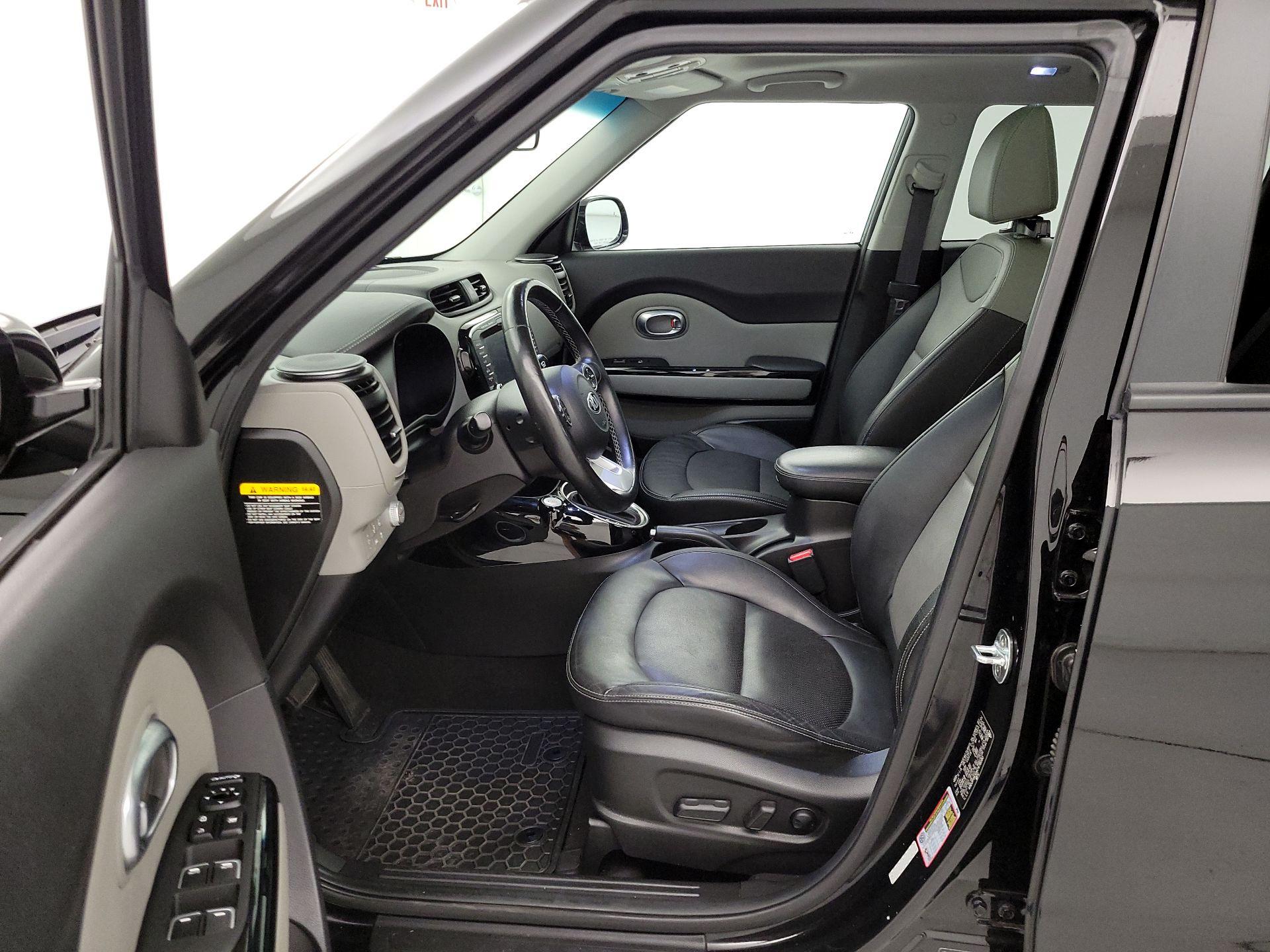 Thumbnail: 2017 Kia Soul - 11