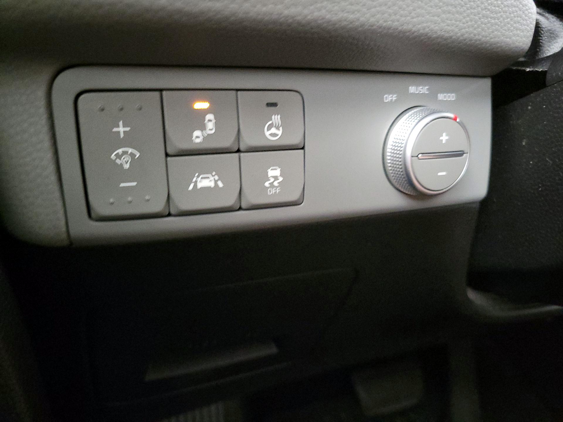 Thumbnail: 2017 Kia Soul - 13