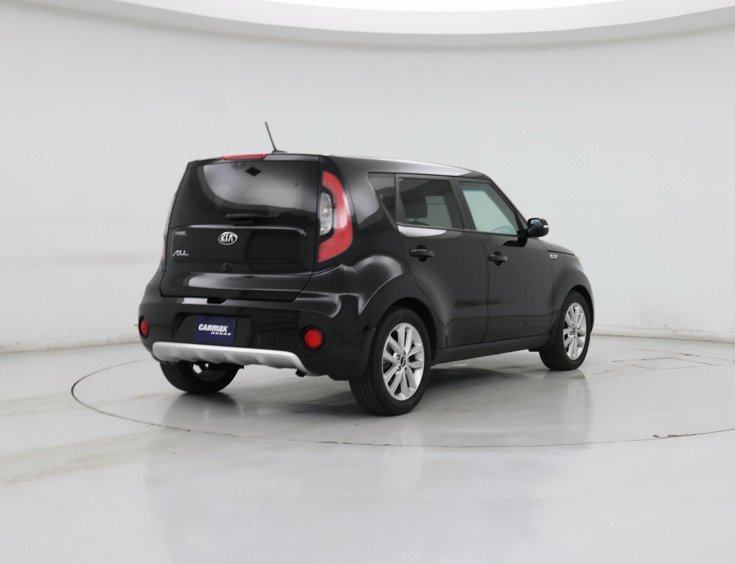 Thumbnail: 2017 Kia Soul - 8