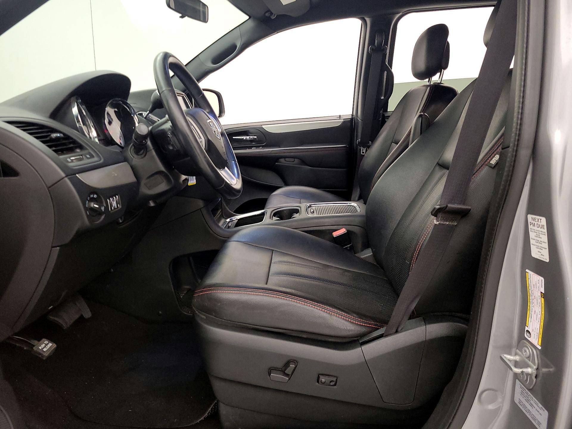 Thumbnail: 2016 Dodge Grand Caravan - 11