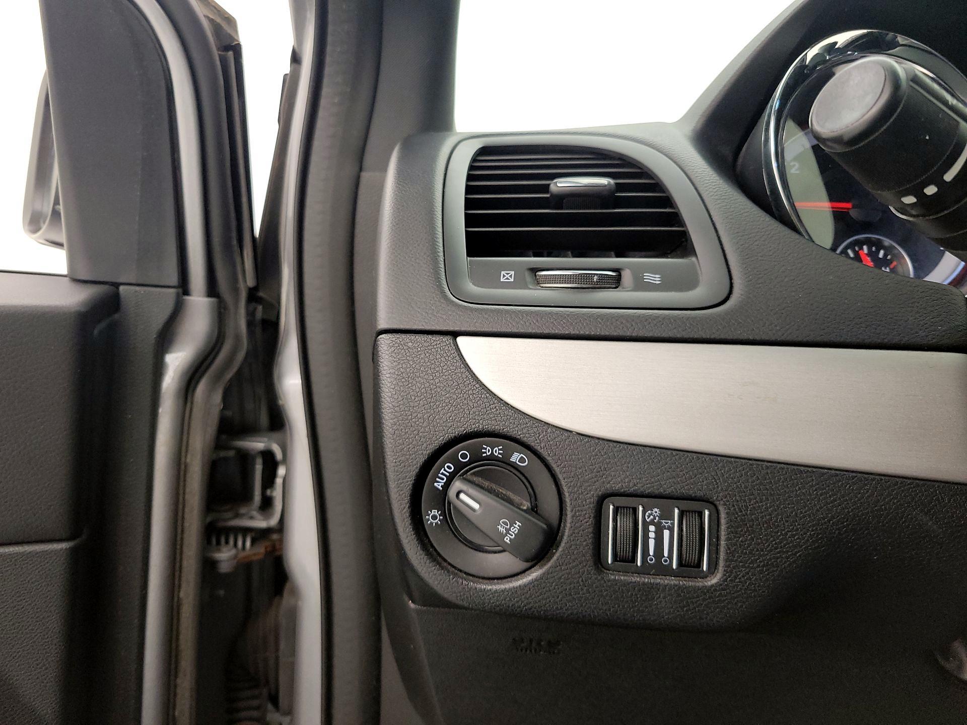 Thumbnail: 2016 Dodge Grand Caravan - 13
