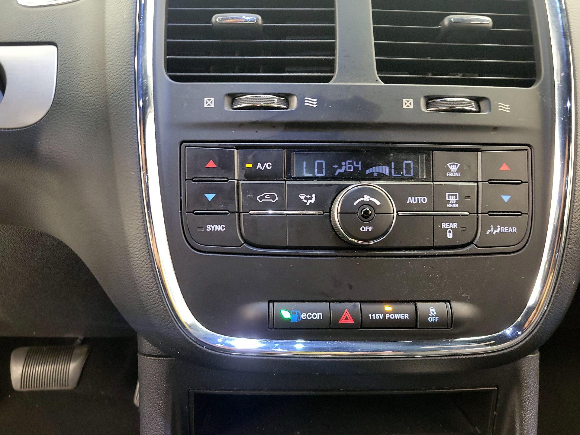 Thumbnail: 2016 Dodge Grand Caravan - 16