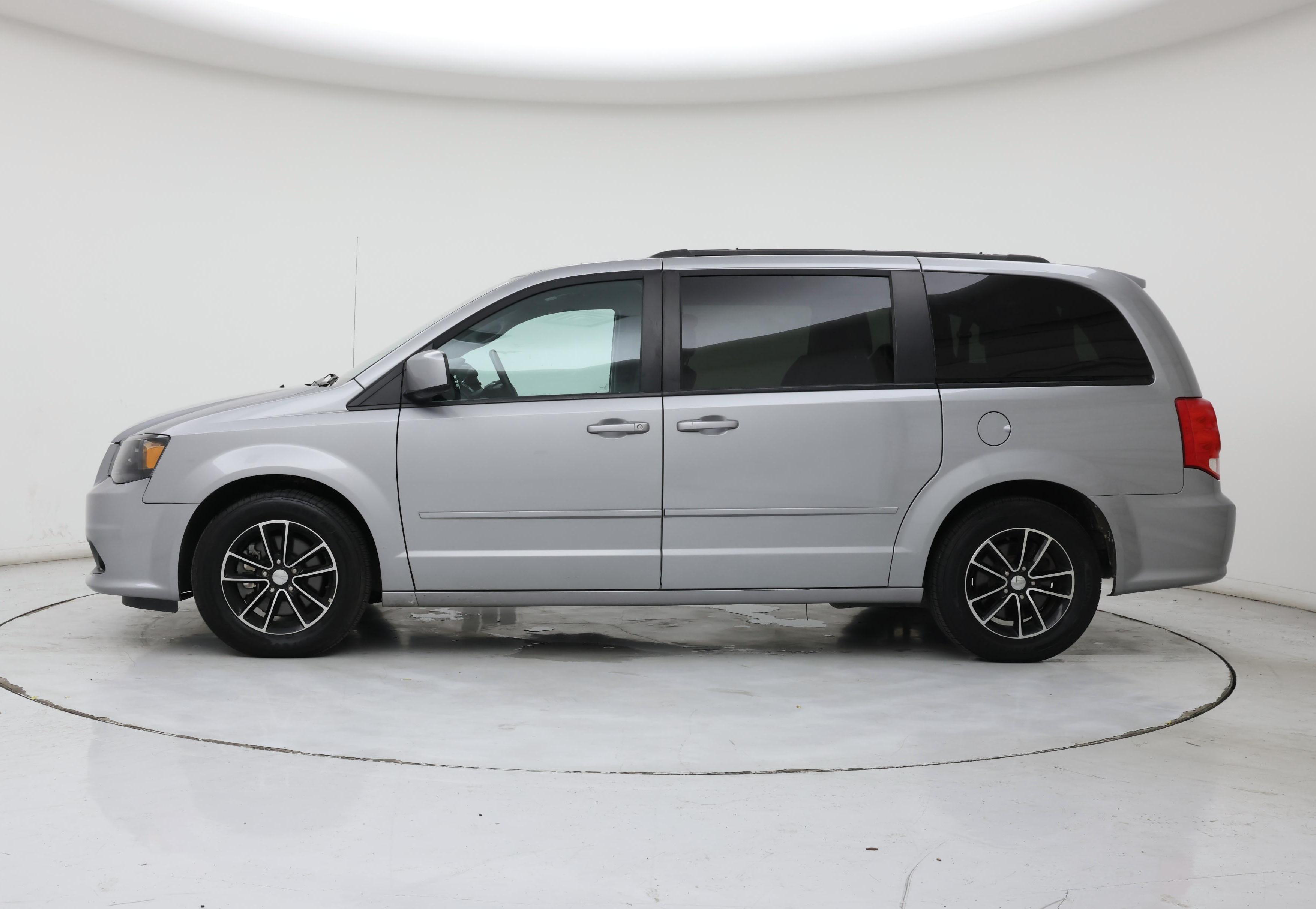 Thumbnail: 2016 Dodge Grand Caravan - 3
