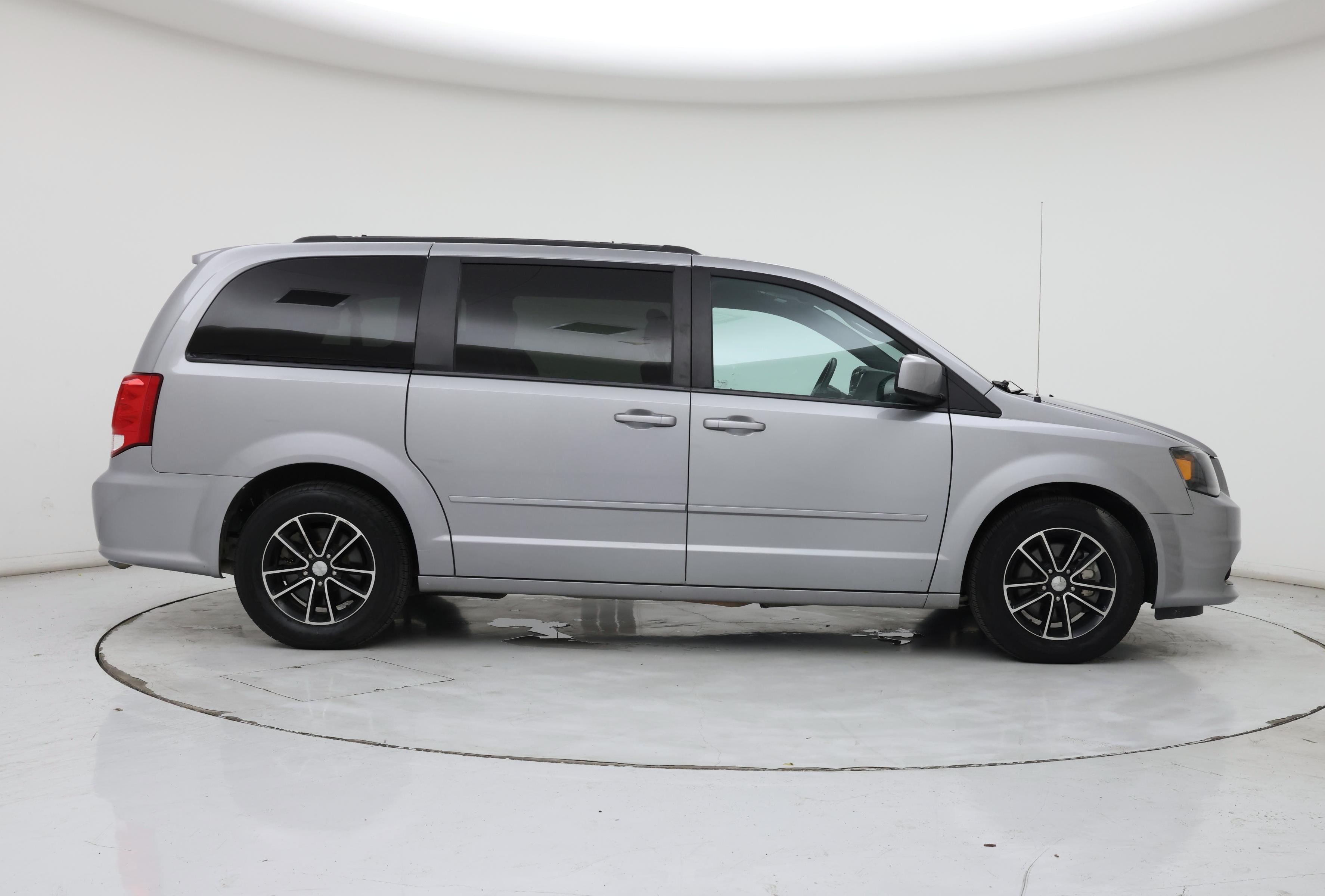 Thumbnail: 2016 Dodge Grand Caravan - 7