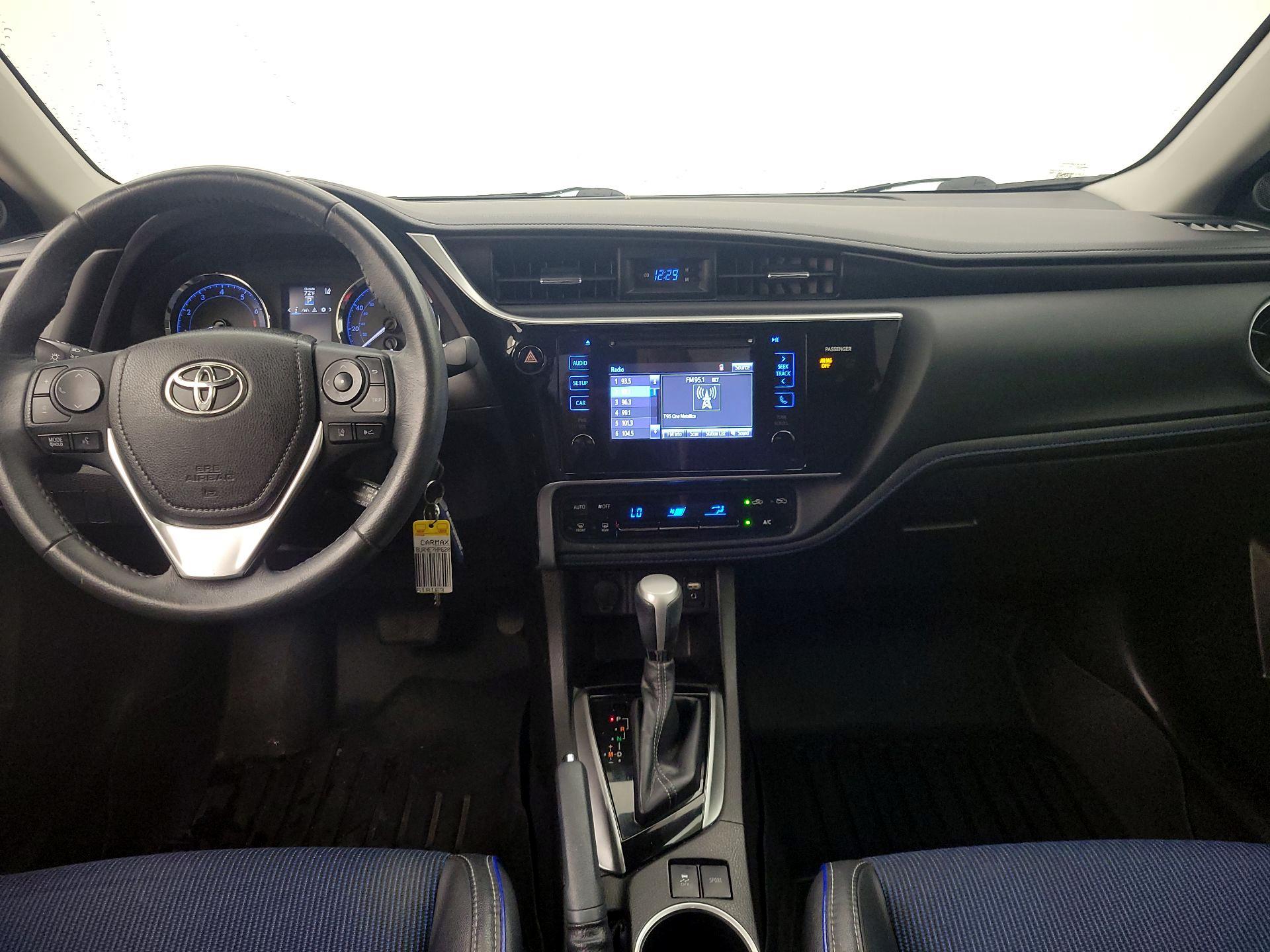 Thumbnail: 2017 Toyota Corolla - 9