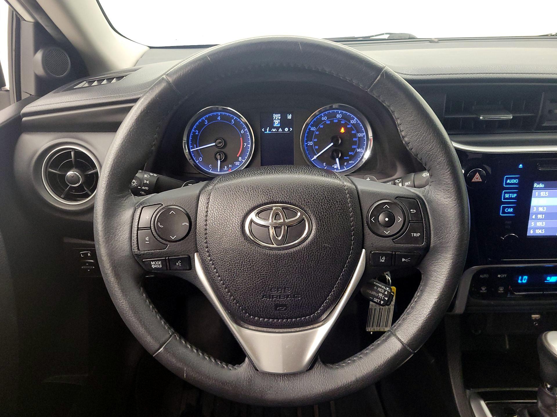 Thumbnail: 2017 Toyota Corolla - 10