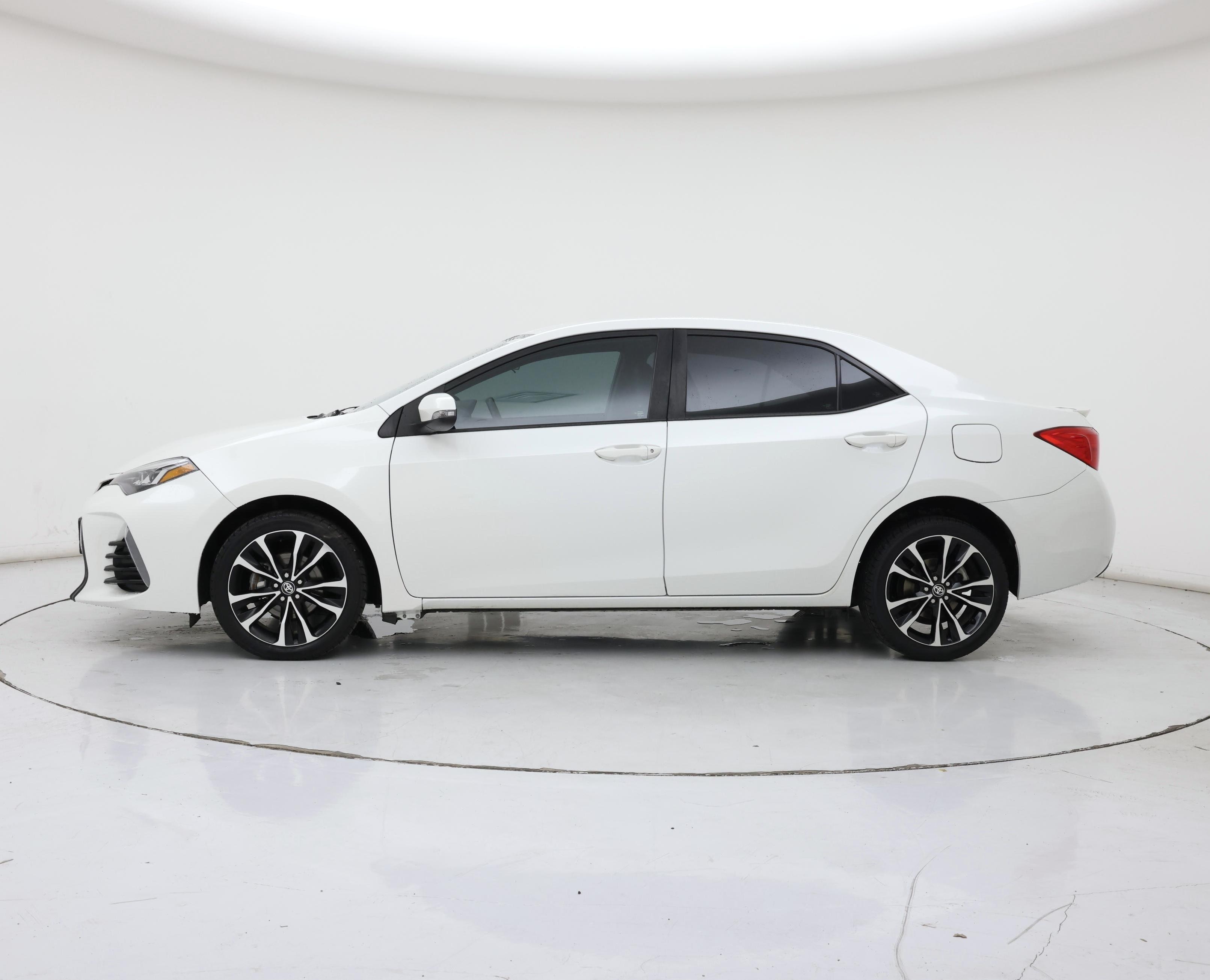 Thumbnail: 2017 Toyota Corolla - 3
