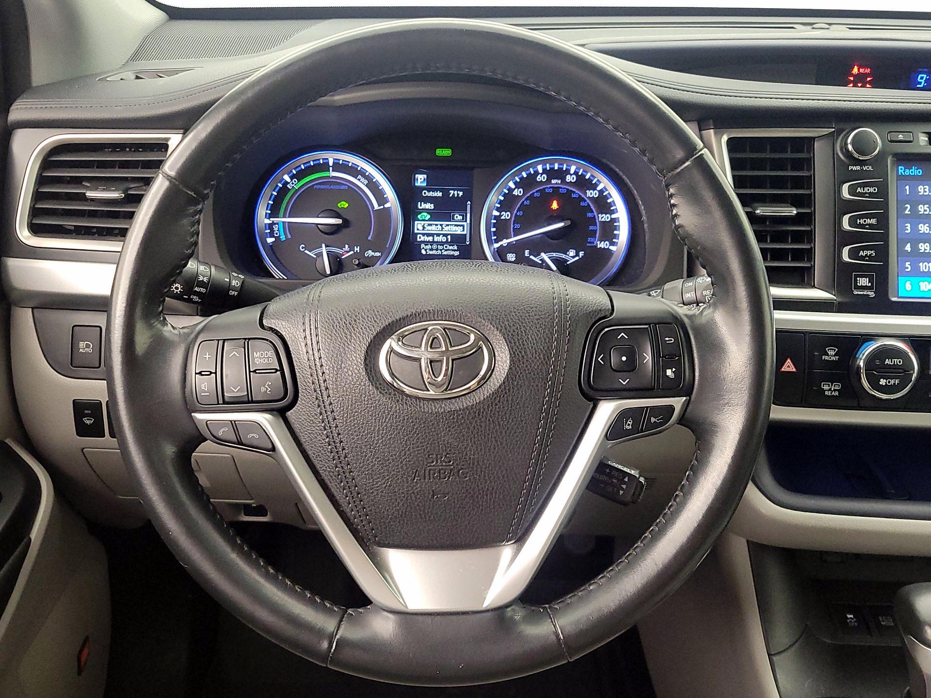 Thumbnail: 2017 Toyota Highlander - 10