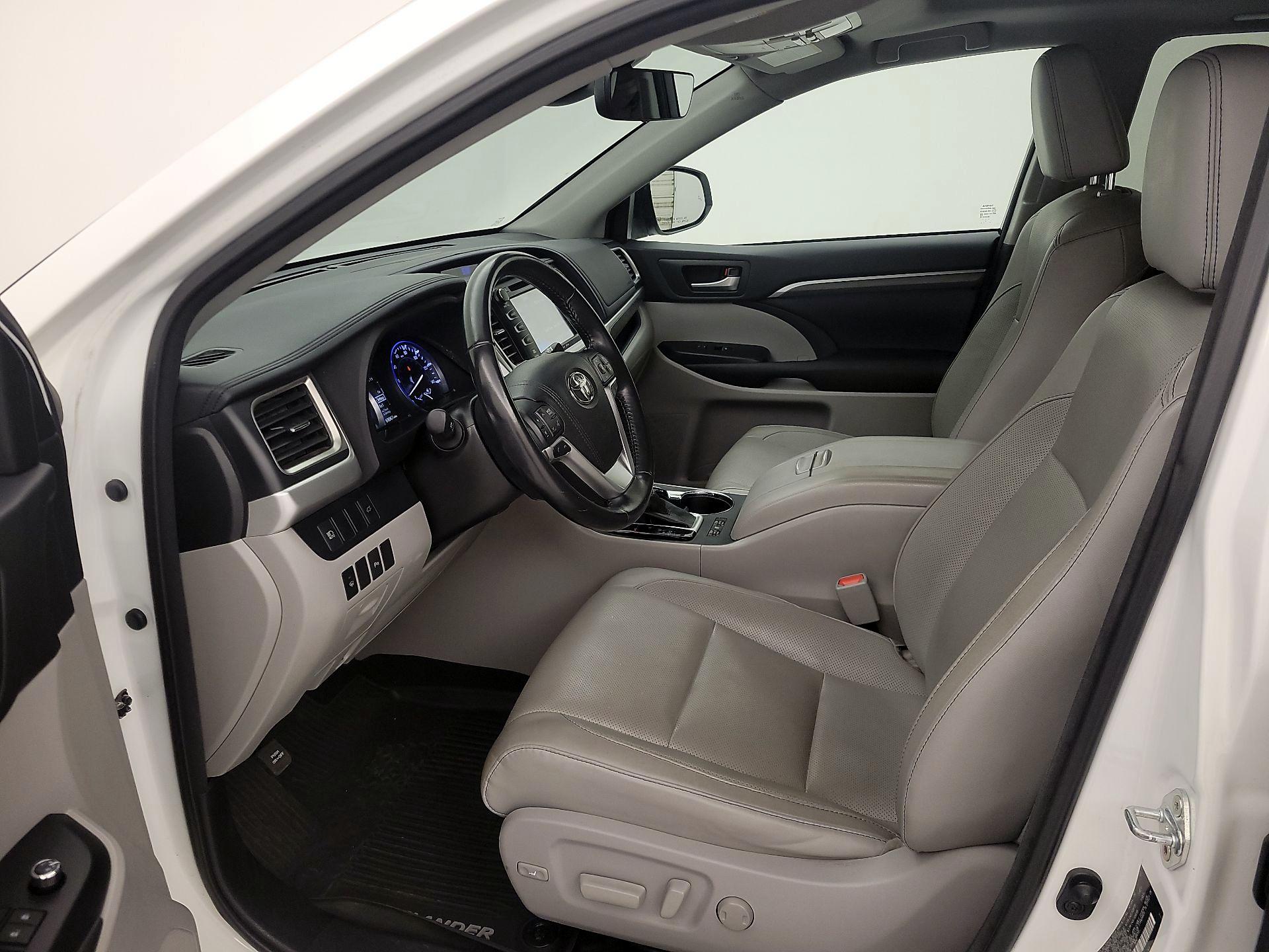 Thumbnail: 2017 Toyota Highlander - 11