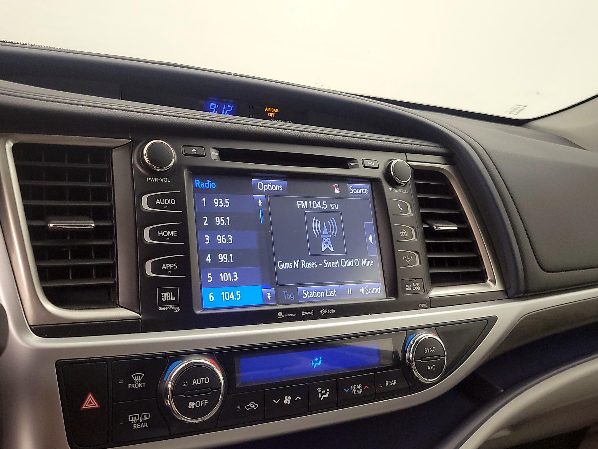 Thumbnail: 2017 Toyota Highlander - 16