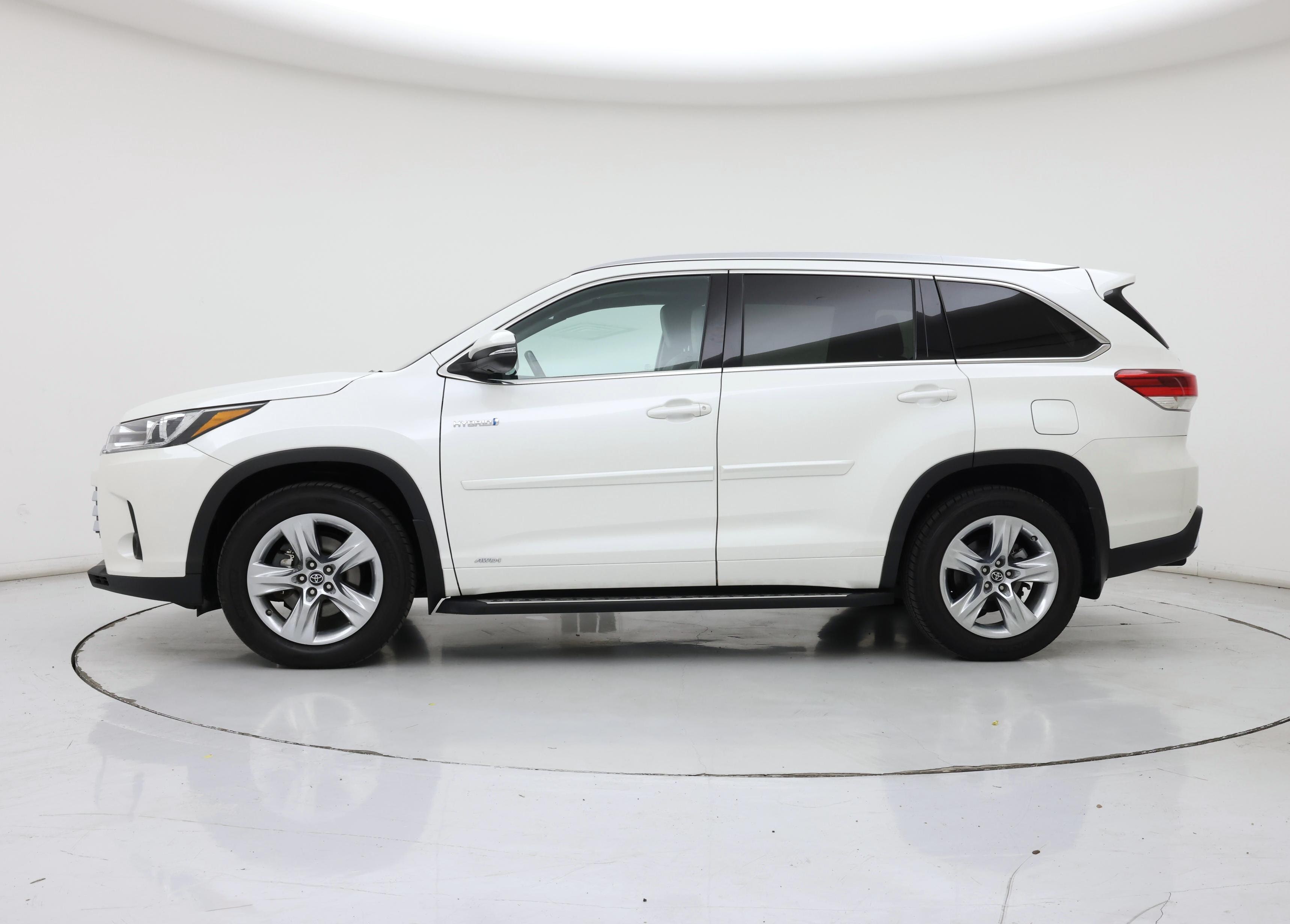 Thumbnail: 2017 Toyota Highlander - 3