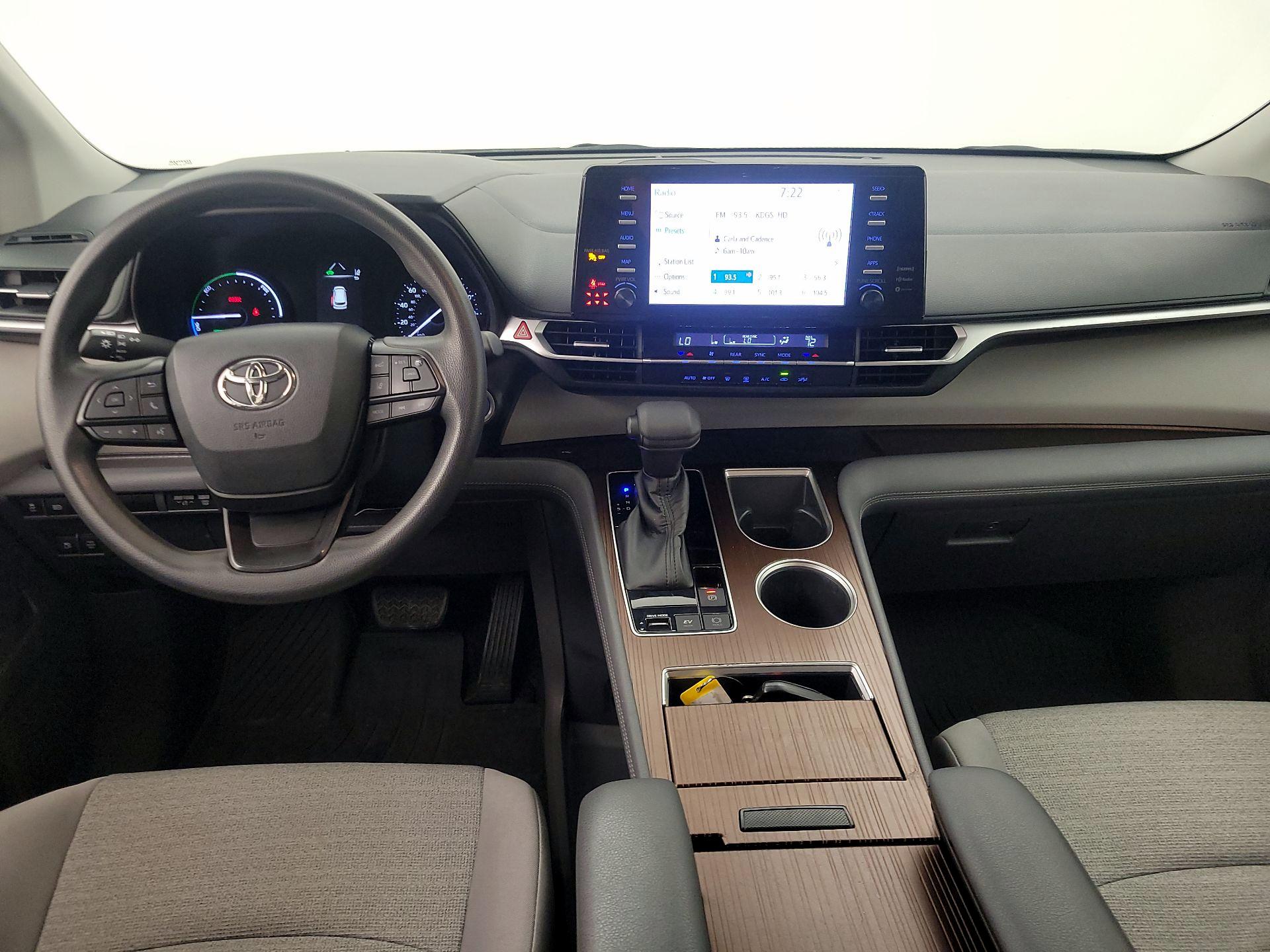 Thumbnail: 2022 Toyota Sienna - 9