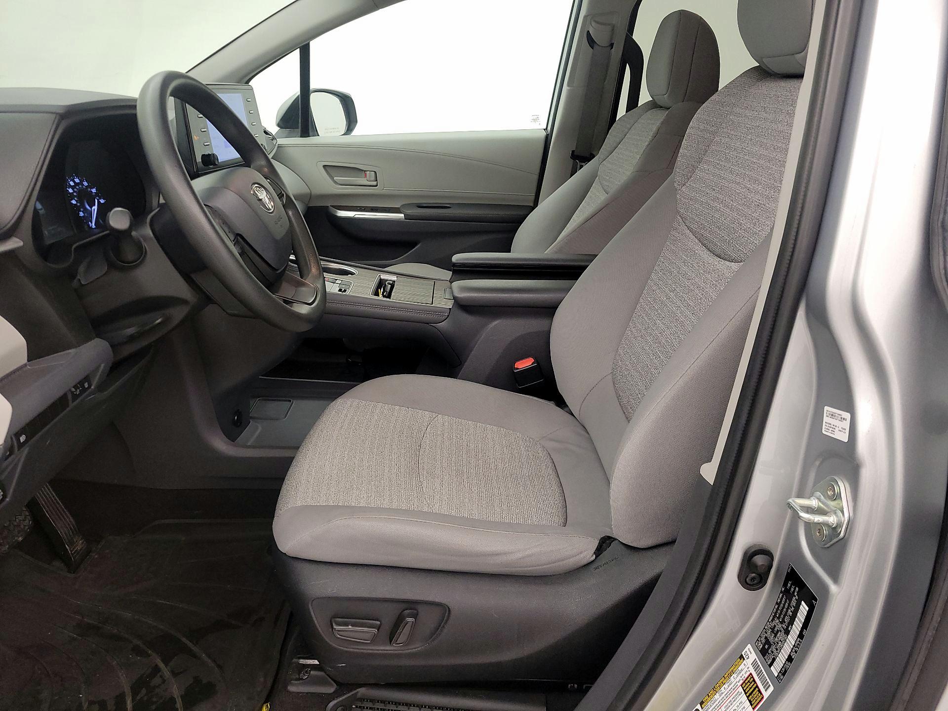 Thumbnail: 2022 Toyota Sienna - 11