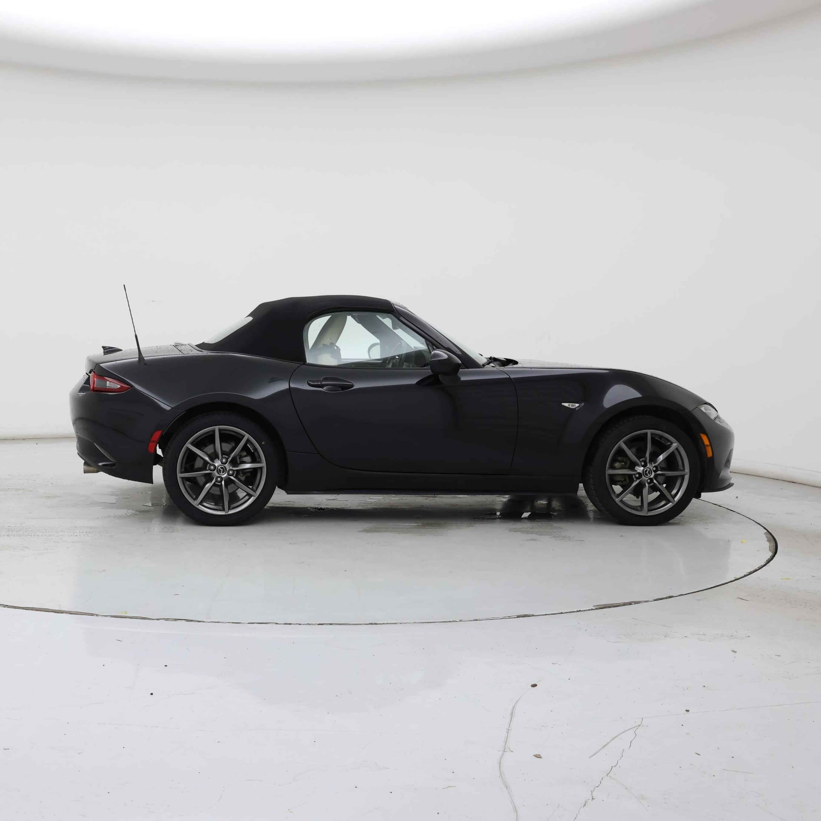Thumbnail: 2017 Mazda MX-5 Miata - 7