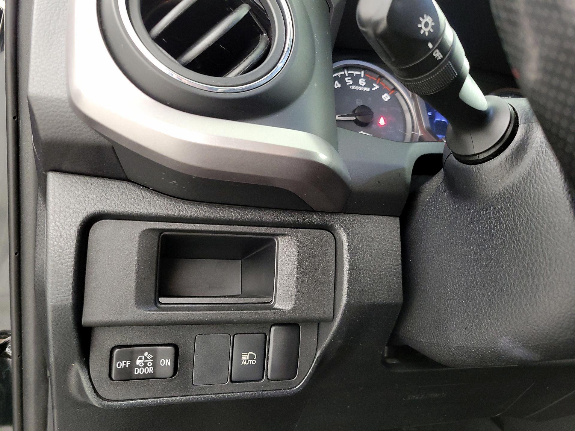 Thumbnail: 2019 Toyota Tacoma - 13