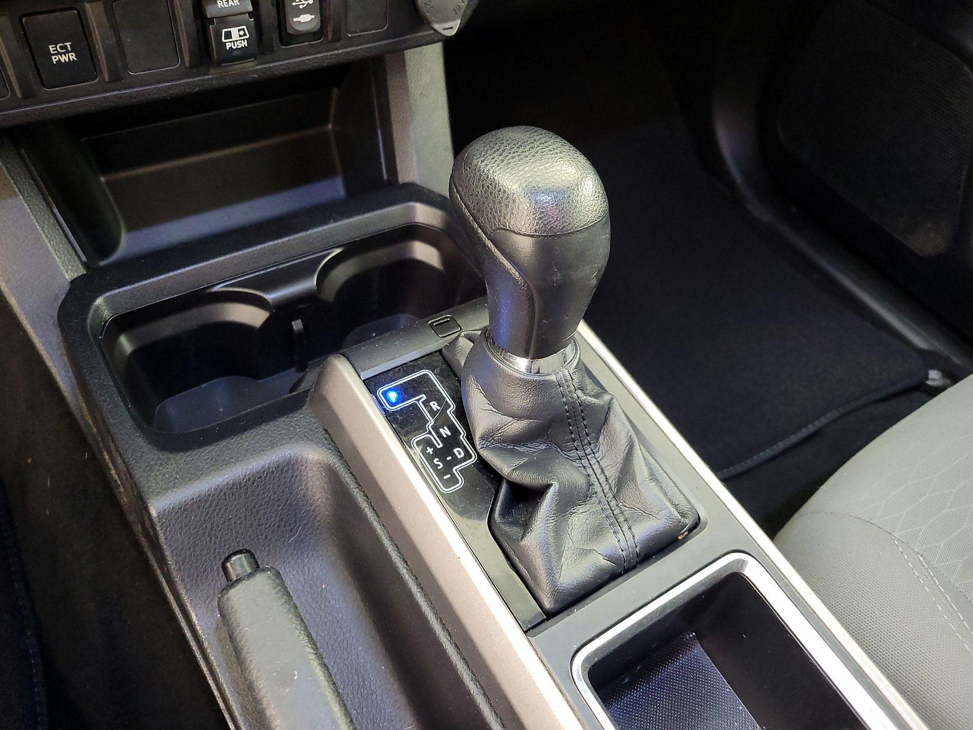 Thumbnail: 2019 Toyota Tacoma - 17