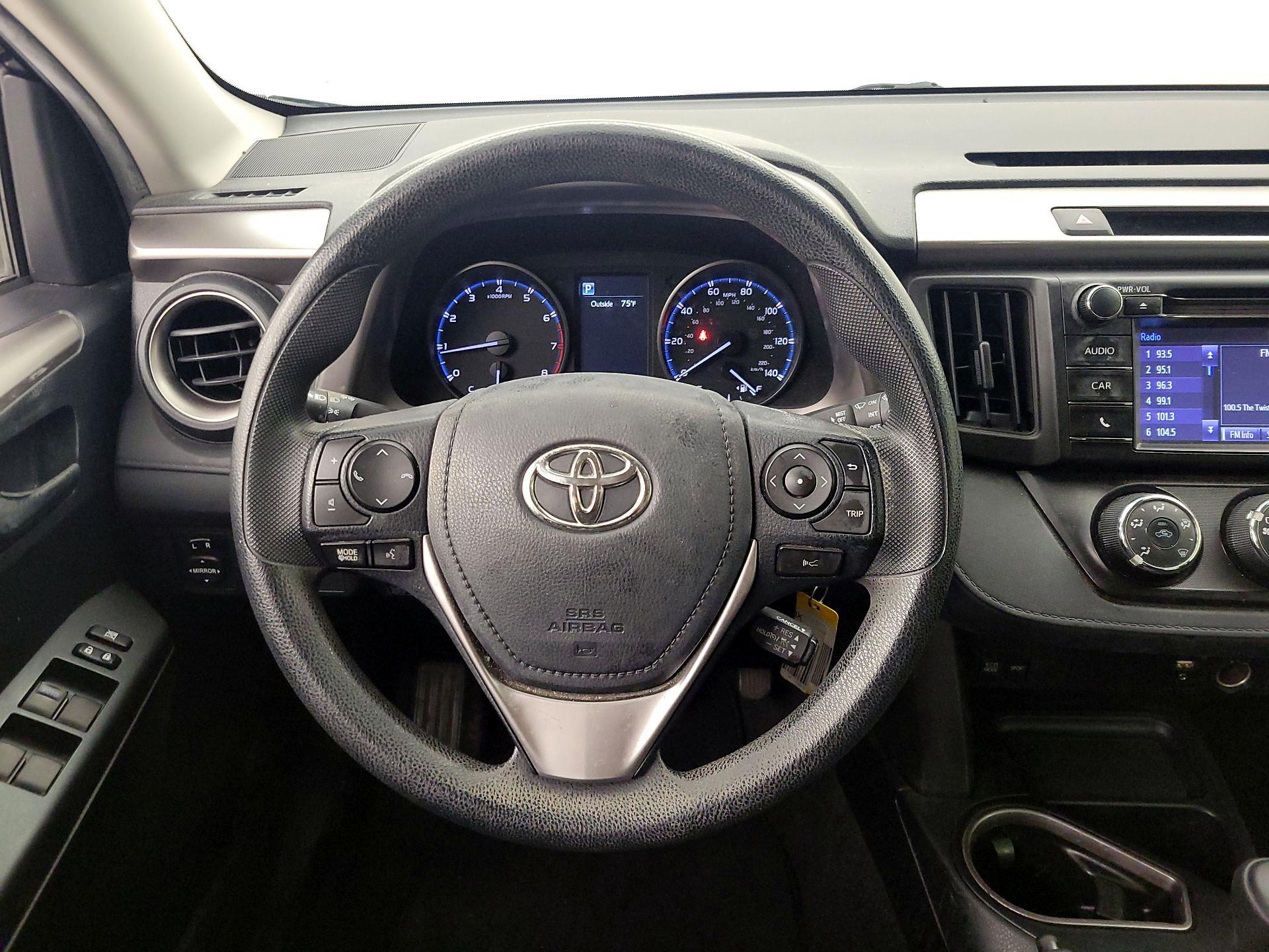 Thumbnail: 2018 Toyota RAV4 - 10