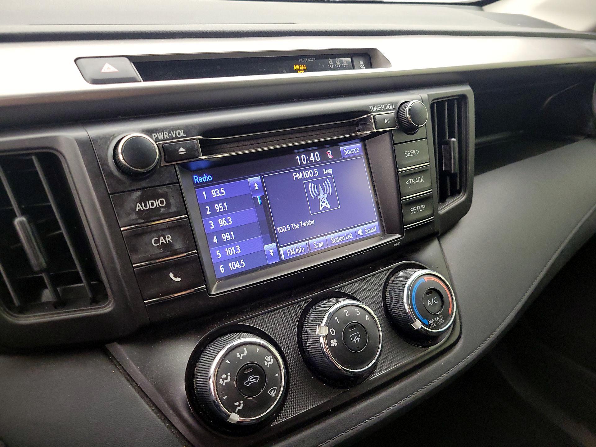 Thumbnail: 2018 Toyota RAV4 - 15