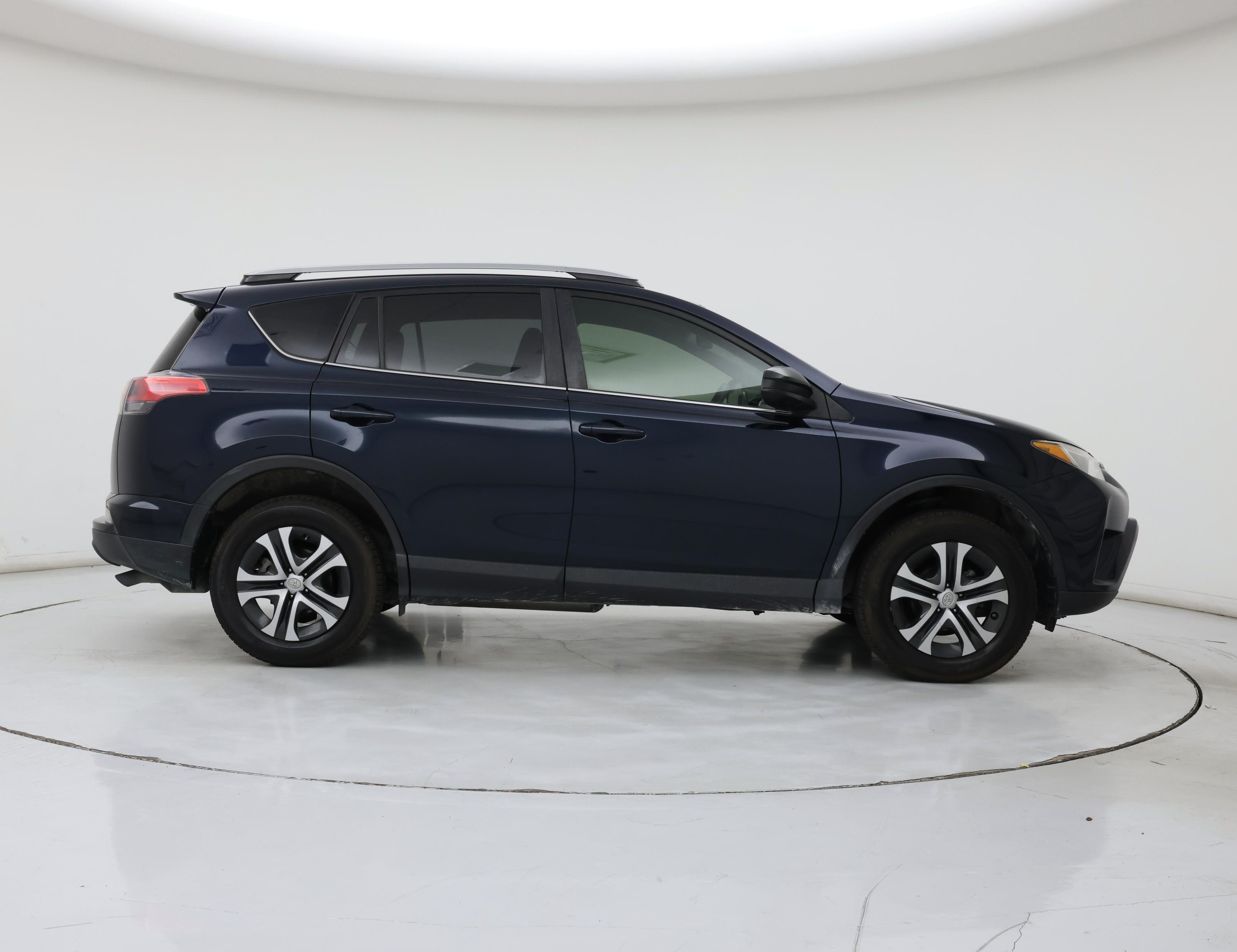 Thumbnail: 2018 Toyota RAV4 - 7