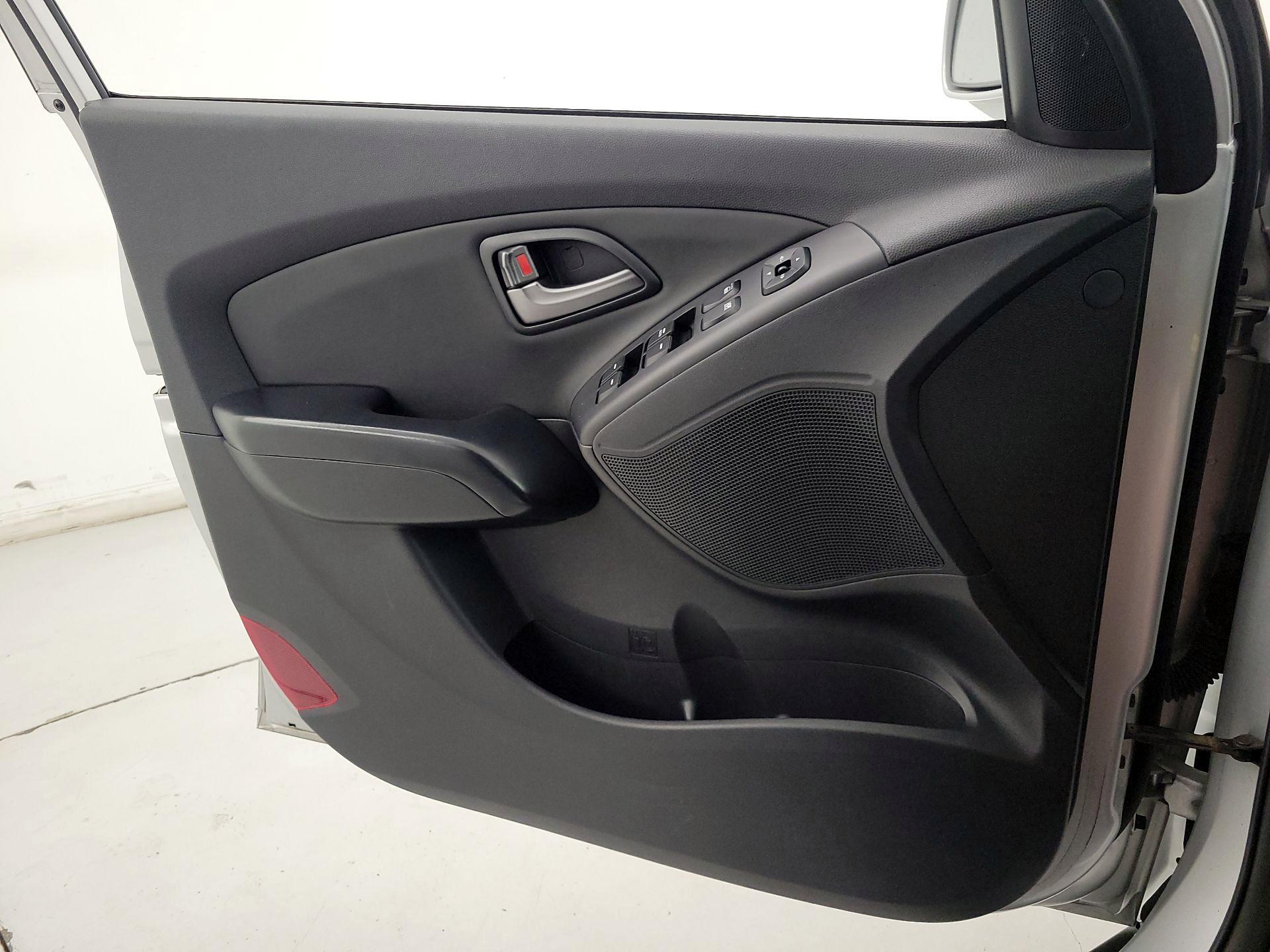 Thumbnail: 2014 Hyundai Tucson - 12