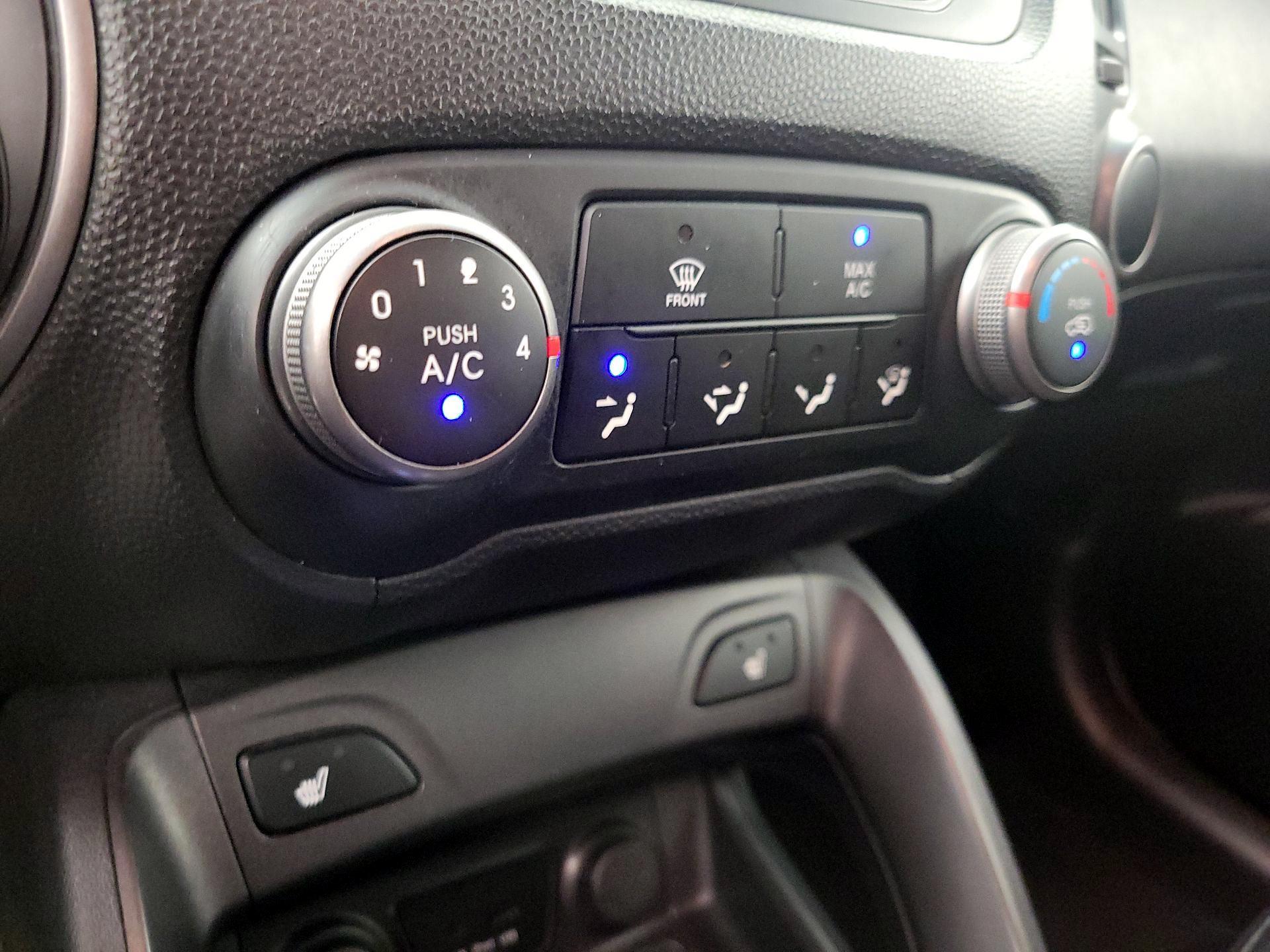 Thumbnail: 2014 Hyundai Tucson - 16